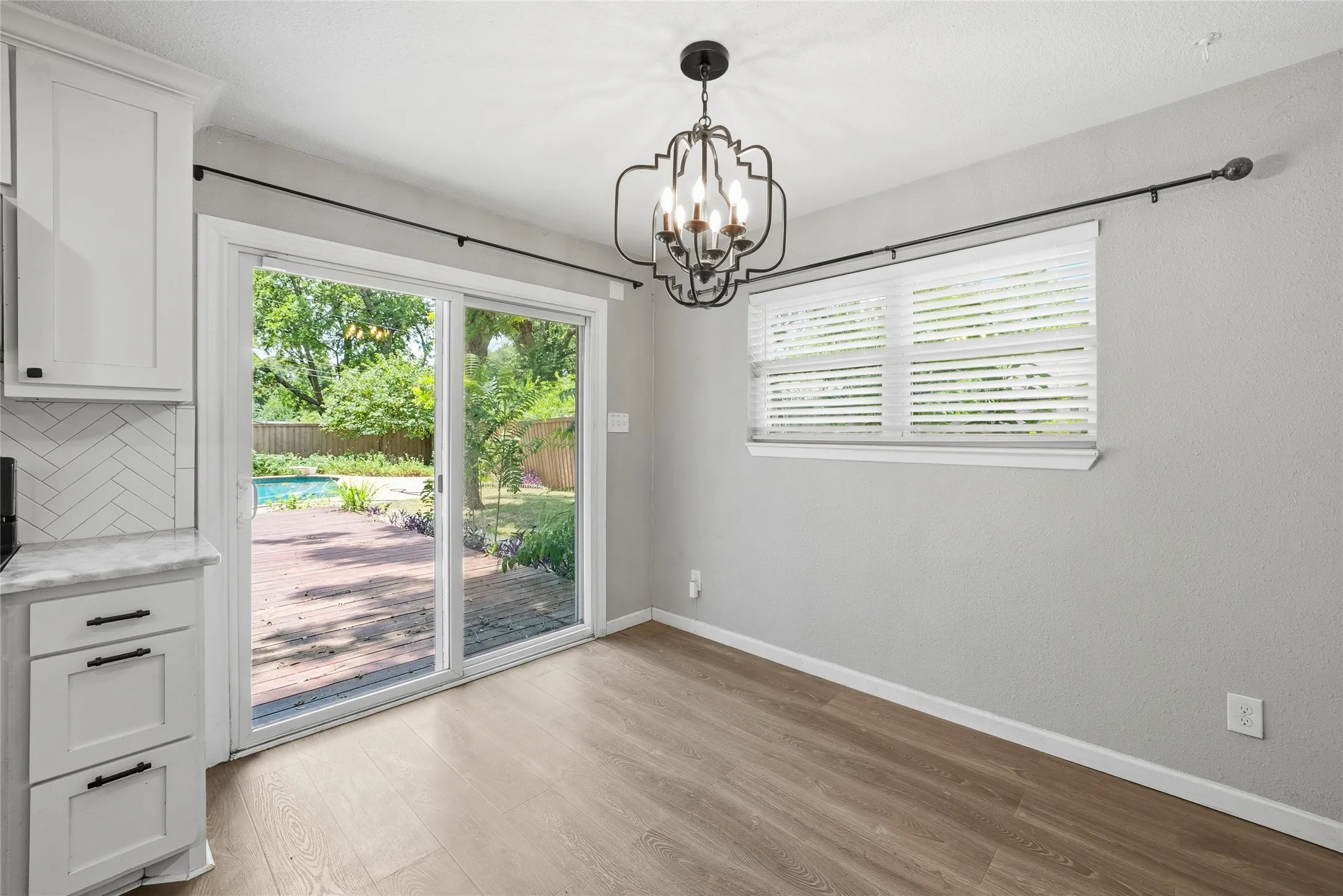 Single Family Residence For Sale in Tarrant County , 7362 Robinhood Lane, Fort Worth, Texas 76112, 3 Bedroom, 2 Bathroom, 2 Garage spaces, 2,090 Sqft, built in 1959, mls#21317445, Real Estate Agent in Fort Worth, Homes For Sale in Tarrant county, Homes For Sale in Fort Worth, Realtor in Fort Worth Texas, Real Estate Brokerage Independent Realty Texas, Luminita Cordes Realtor