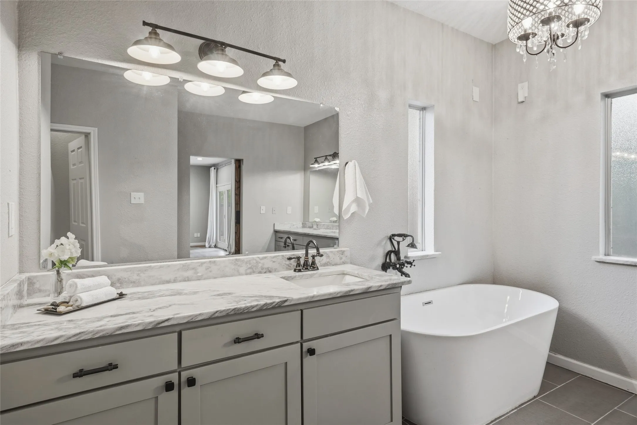 Single Family Residence For Sale in Tarrant County , 7362 Robinhood Lane, Fort Worth, Texas 76112, 3 Bedroom, 2 Bathroom, 2 Garage spaces, 2,090 Sqft, built in 1959, mls#21317445, Real Estate Agent in Fort Worth, Homes For Sale in Tarrant county, Homes For Sale in Fort Worth, Realtor in Fort Worth Texas, Real Estate Brokerage Independent Realty Texas, Luminita Cordes Realtor