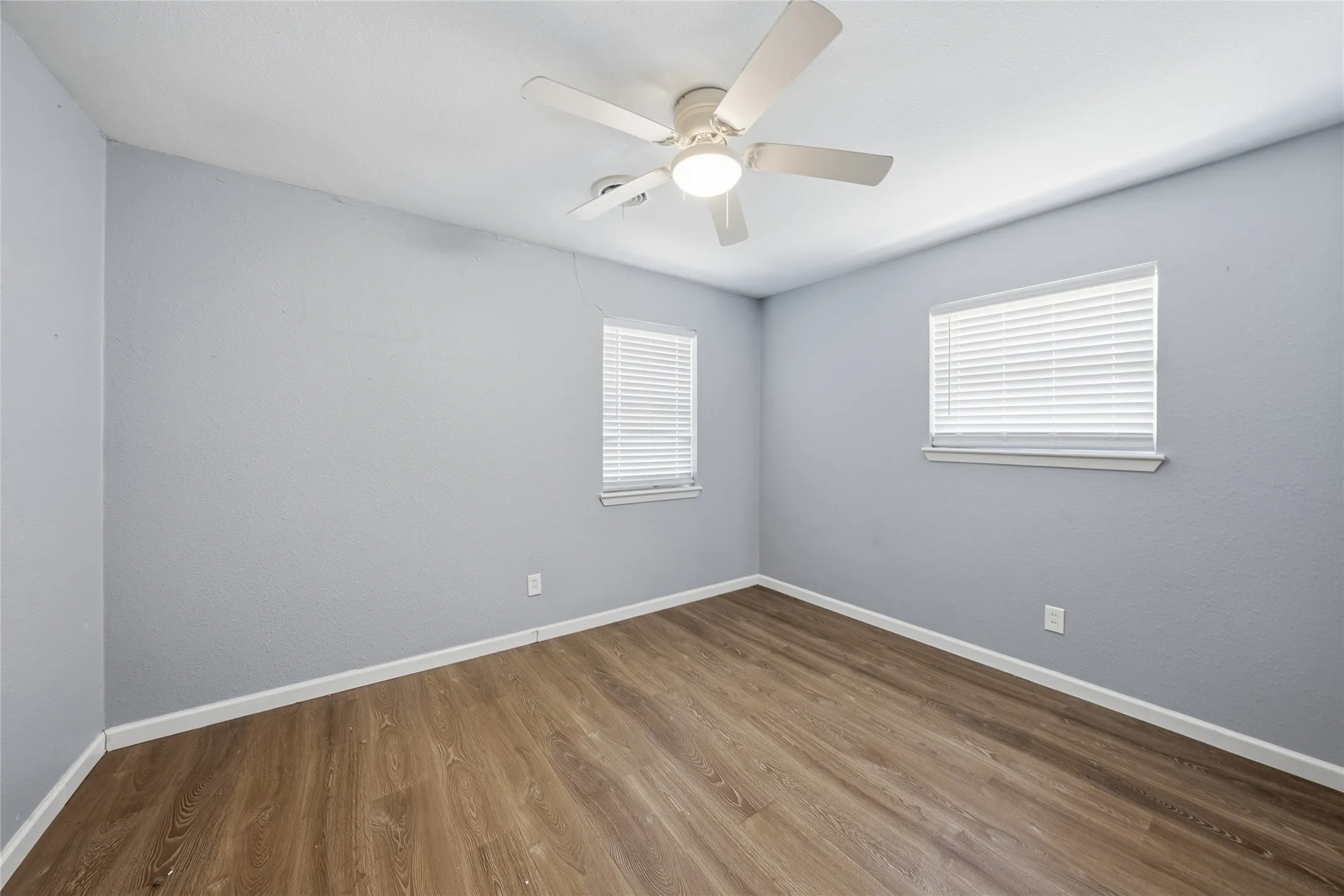 Single Family Residence For Sale in Tarrant County , 7362 Robinhood Lane, Fort Worth, Texas 76112, 3 Bedroom, 2 Bathroom, 2 Garage spaces, 2,090 Sqft, built in 1959, mls#21317445, Real Estate Agent in Fort Worth, Homes For Sale in Tarrant county, Homes For Sale in Fort Worth, Realtor in Fort Worth Texas, Real Estate Brokerage Independent Realty Texas, Luminita Cordes Realtor