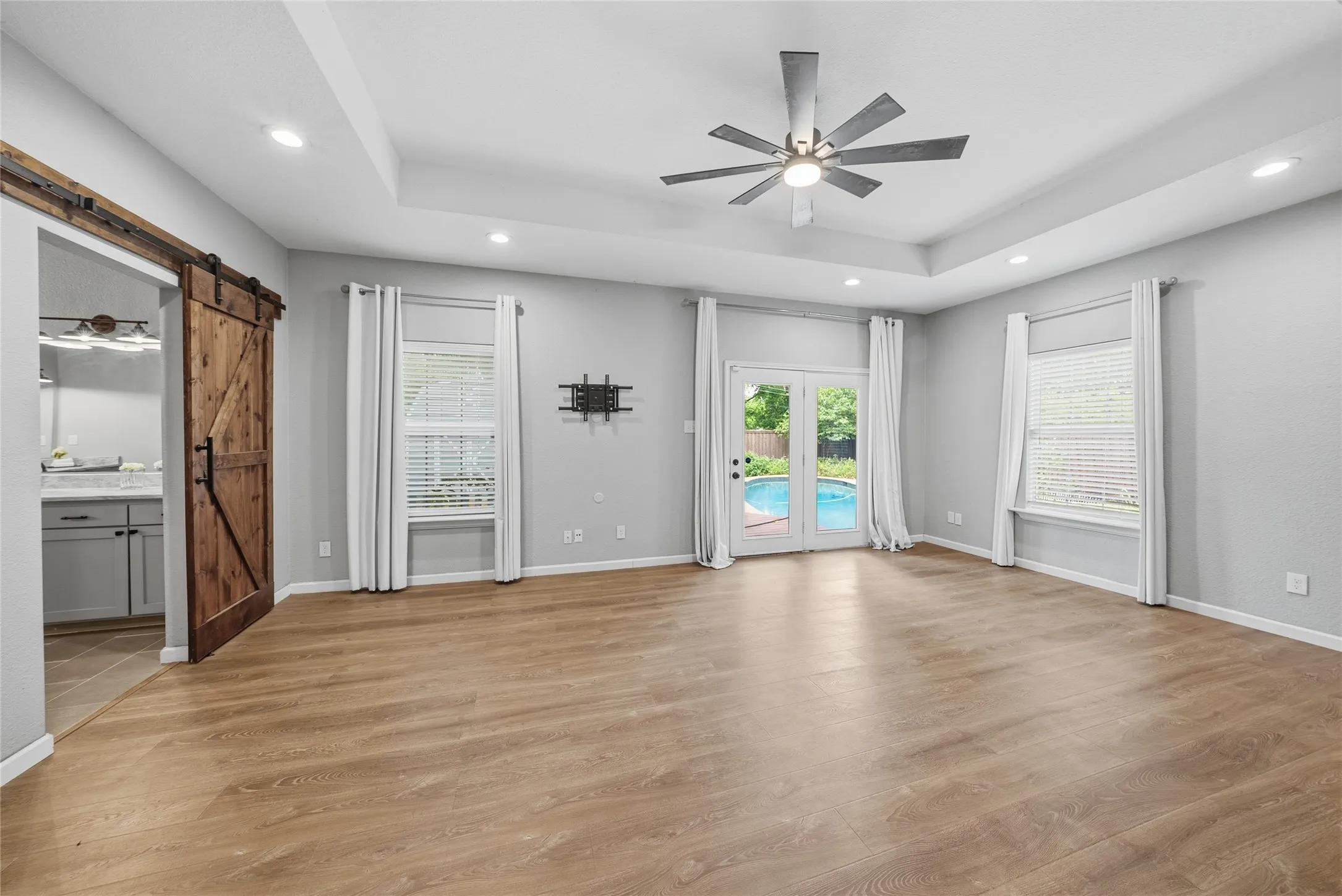 Single Family Residence For Sale in Tarrant County , 7362 Robinhood Lane, Fort Worth, Texas 76112, 3 Bedroom, 2 Bathroom, 2 Garage spaces, 2,090 Sqft, built in 1959, mls#21317445, Real Estate Agent in Fort Worth, Homes For Sale in Tarrant county, Homes For Sale in Fort Worth, Realtor in Fort Worth Texas, Real Estate Brokerage Independent Realty Texas, Luminita Cordes Realtor