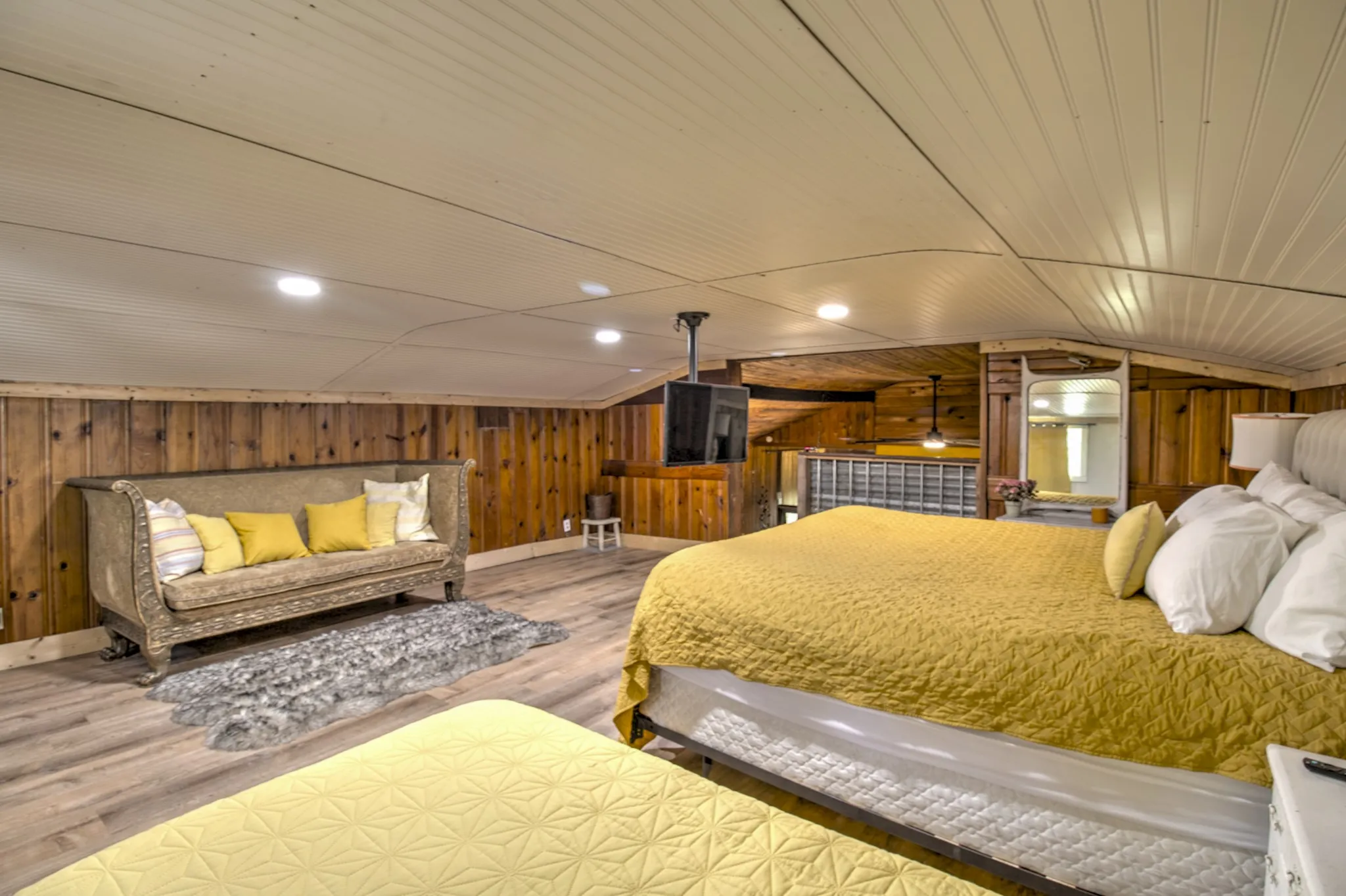 Unique space ready for you to make it your own!