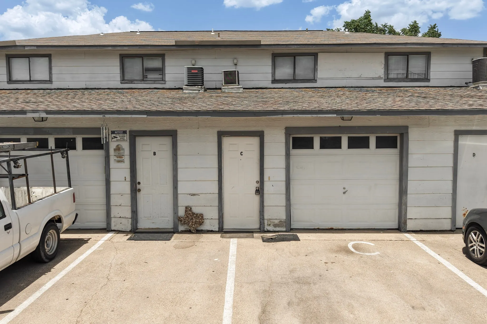 Quadruplex For Sale in Dallas County , 2105 W Walnut Street A, B, C, D, Garland, Texas 75042, 8 Bedroom, 5 Bathroom, 4 Garage spaces, 3,900 Sqft, built in 1984, mls#21305127, Real Estate Agent in Garland, Homes For Sale in Dallas county, Homes For Sale in Garland, Realtor in Garland Texas, Real Estate Brokerage Independent Realty Texas, Luminita Cordes Realtor