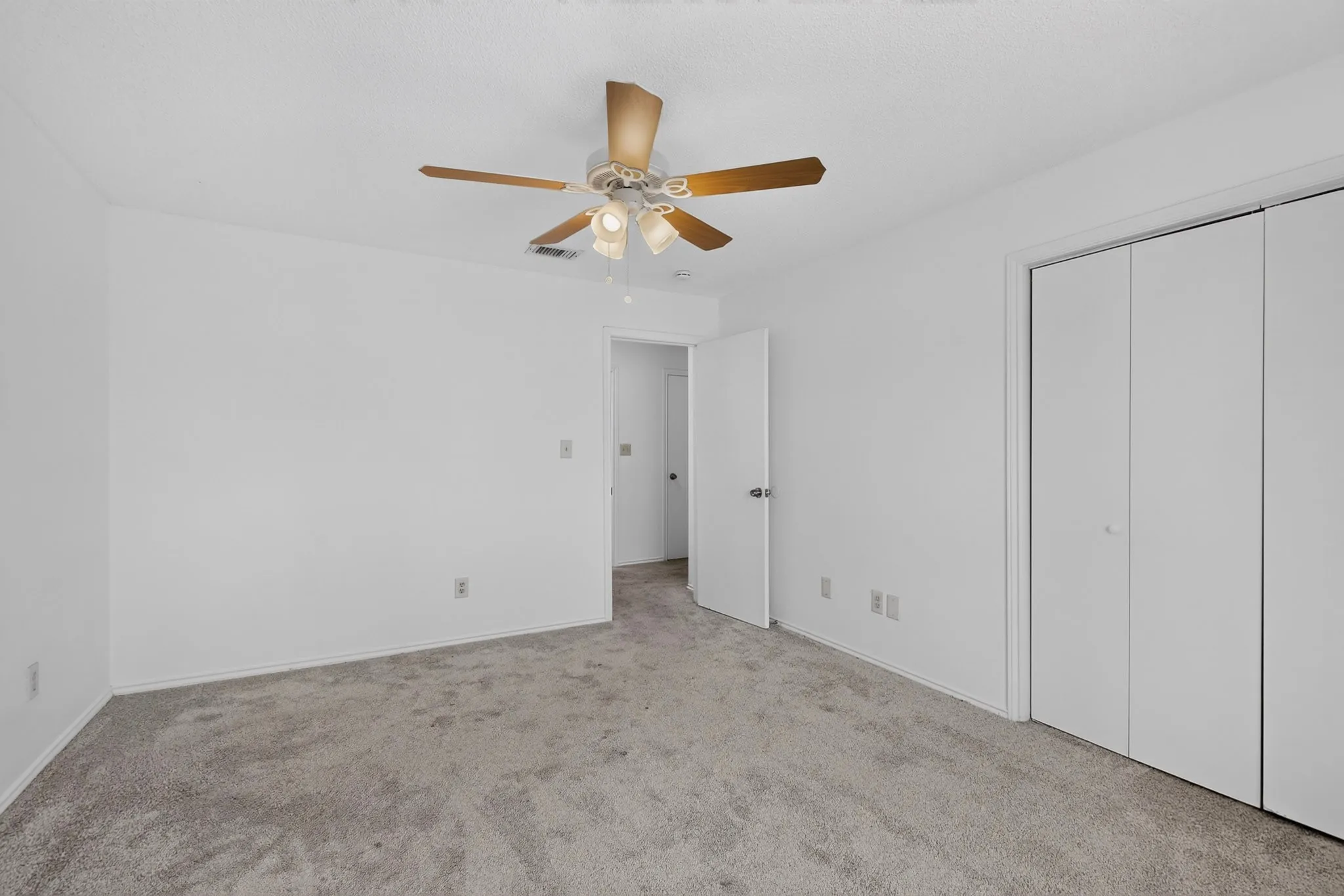 Quadruplex For Sale in Dallas County , 2105 W Walnut Street A, B, C, D, Garland, Texas 75042, 8 Bedroom, 5 Bathroom, 4 Garage spaces, 3,900 Sqft, built in 1984, mls#21305127, Real Estate Agent in Garland, Homes For Sale in Dallas county, Homes For Sale in Garland, Realtor in Garland Texas, Real Estate Brokerage Independent Realty Texas, Luminita Cordes Realtor