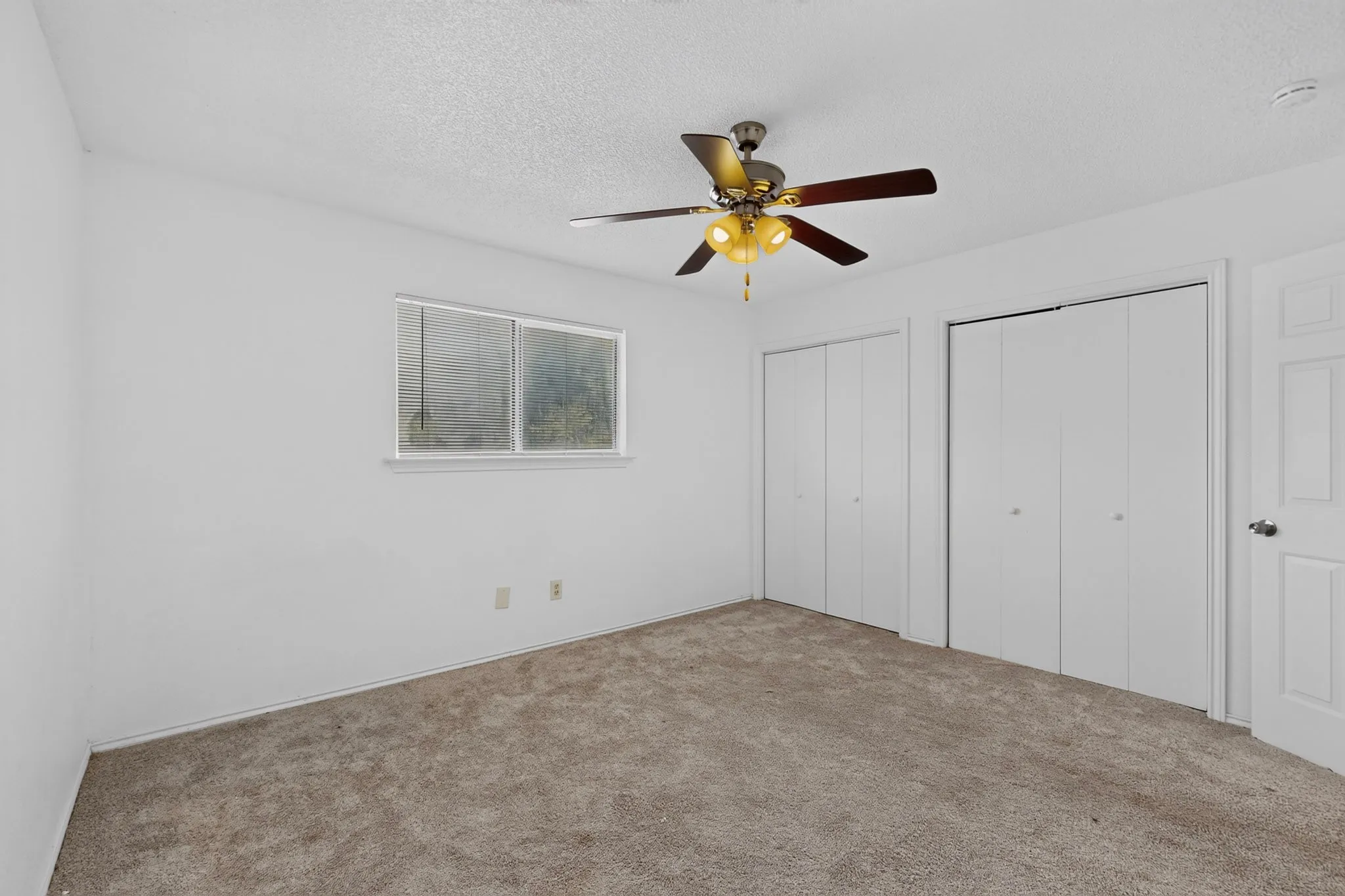 Quadruplex For Sale in Dallas County , 2105 W Walnut Street A, B, C, D, Garland, Texas 75042, 8 Bedroom, 5 Bathroom, 4 Garage spaces, 3,900 Sqft, built in 1984, mls#21305127, Real Estate Agent in Garland, Homes For Sale in Dallas county, Homes For Sale in Garland, Realtor in Garland Texas, Real Estate Brokerage Independent Realty Texas, Luminita Cordes Realtor