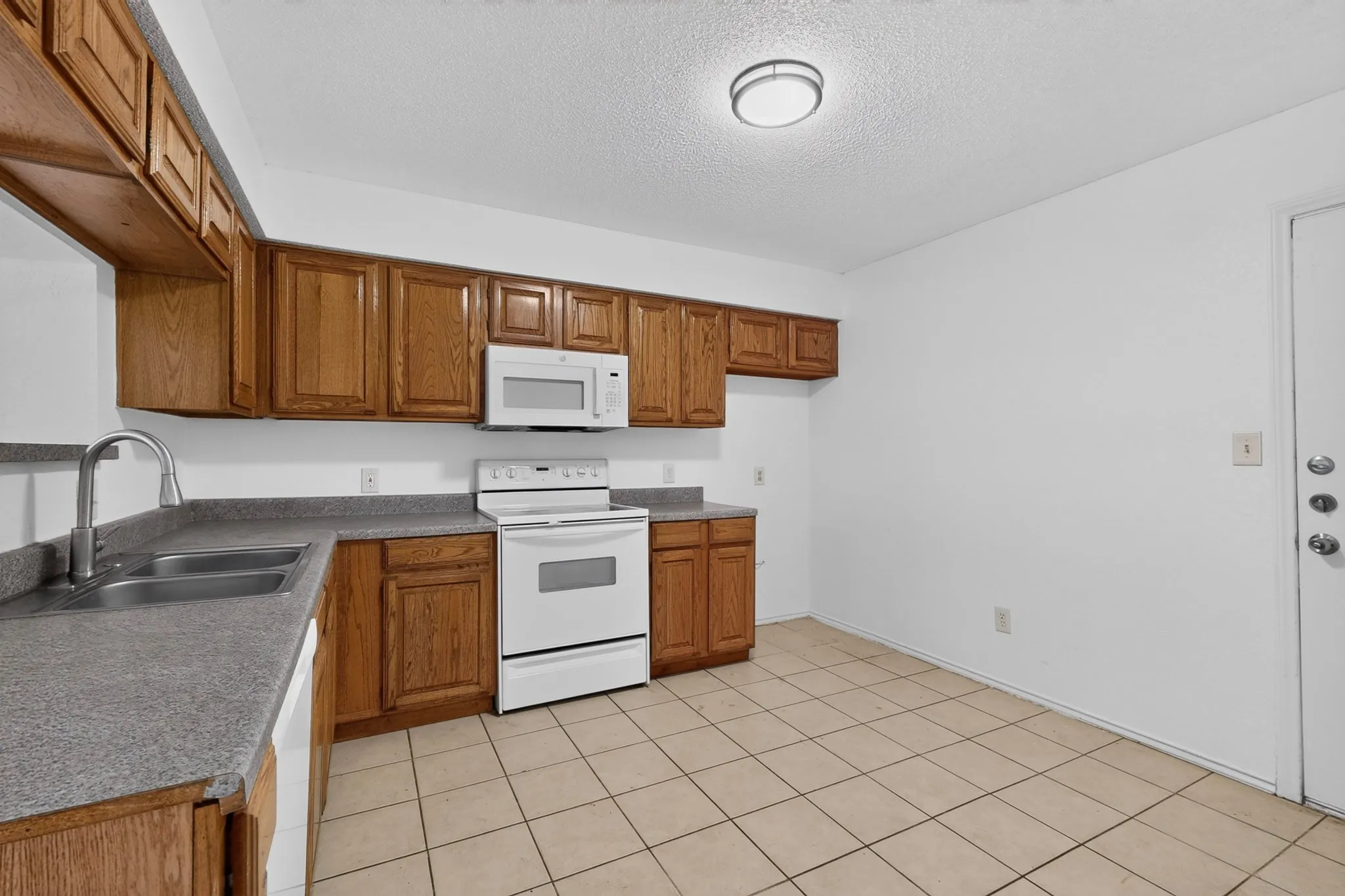 Quadruplex For Sale in Dallas County , 2105 W Walnut Street A, B, C, D, Garland, Texas 75042, 8 Bedroom, 5 Bathroom, 4 Garage spaces, 3,900 Sqft, built in 1984, mls#21305127, Real Estate Agent in Garland, Homes For Sale in Dallas county, Homes For Sale in Garland, Realtor in Garland Texas, Real Estate Brokerage Independent Realty Texas, Luminita Cordes Realtor