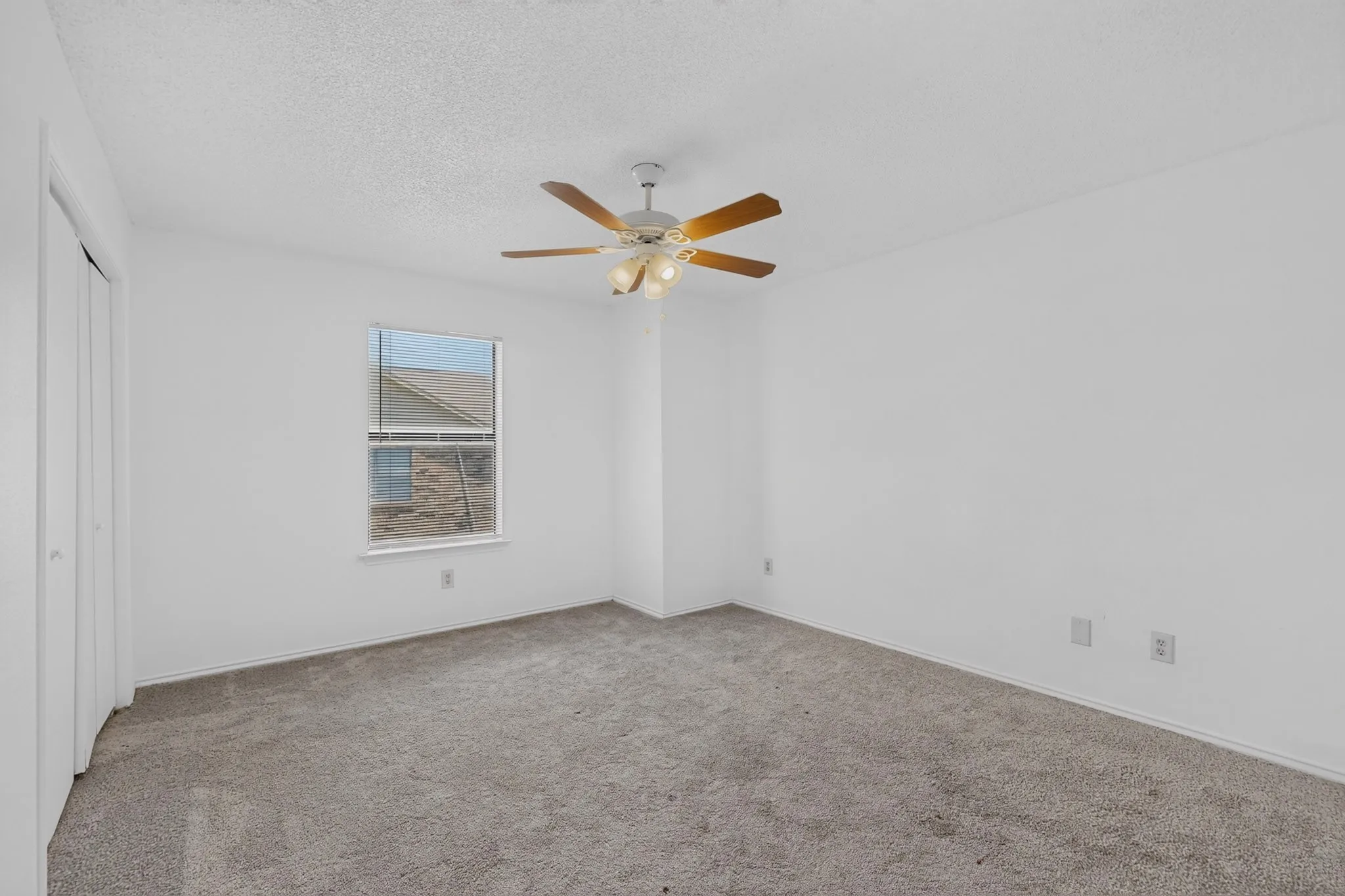 Quadruplex For Sale in Dallas County , 2105 W Walnut Street A, B, C, D, Garland, Texas 75042, 8 Bedroom, 5 Bathroom, 4 Garage spaces, 3,900 Sqft, built in 1984, mls#21305127, Real Estate Agent in Garland, Homes For Sale in Dallas county, Homes For Sale in Garland, Realtor in Garland Texas, Real Estate Brokerage Independent Realty Texas, Luminita Cordes Realtor