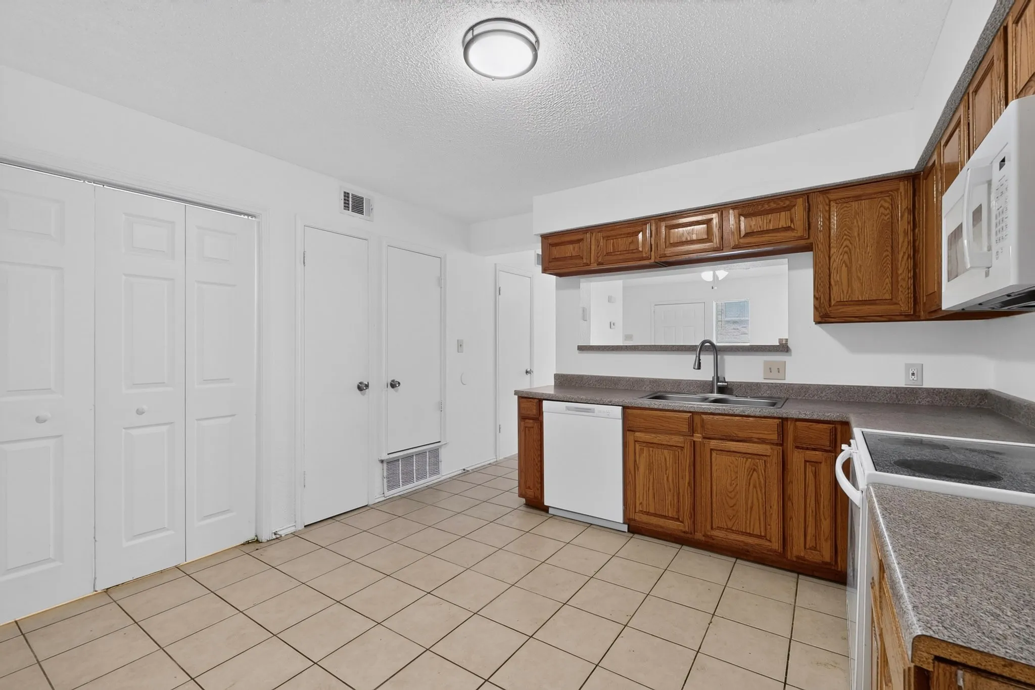 Quadruplex For Sale in Dallas County , 2105 W Walnut Street A, B, C, D, Garland, Texas 75042, 8 Bedroom, 5 Bathroom, 4 Garage spaces, 3,900 Sqft, built in 1984, mls#21305127, Real Estate Agent in Garland, Homes For Sale in Dallas county, Homes For Sale in Garland, Realtor in Garland Texas, Real Estate Brokerage Independent Realty Texas, Luminita Cordes Realtor