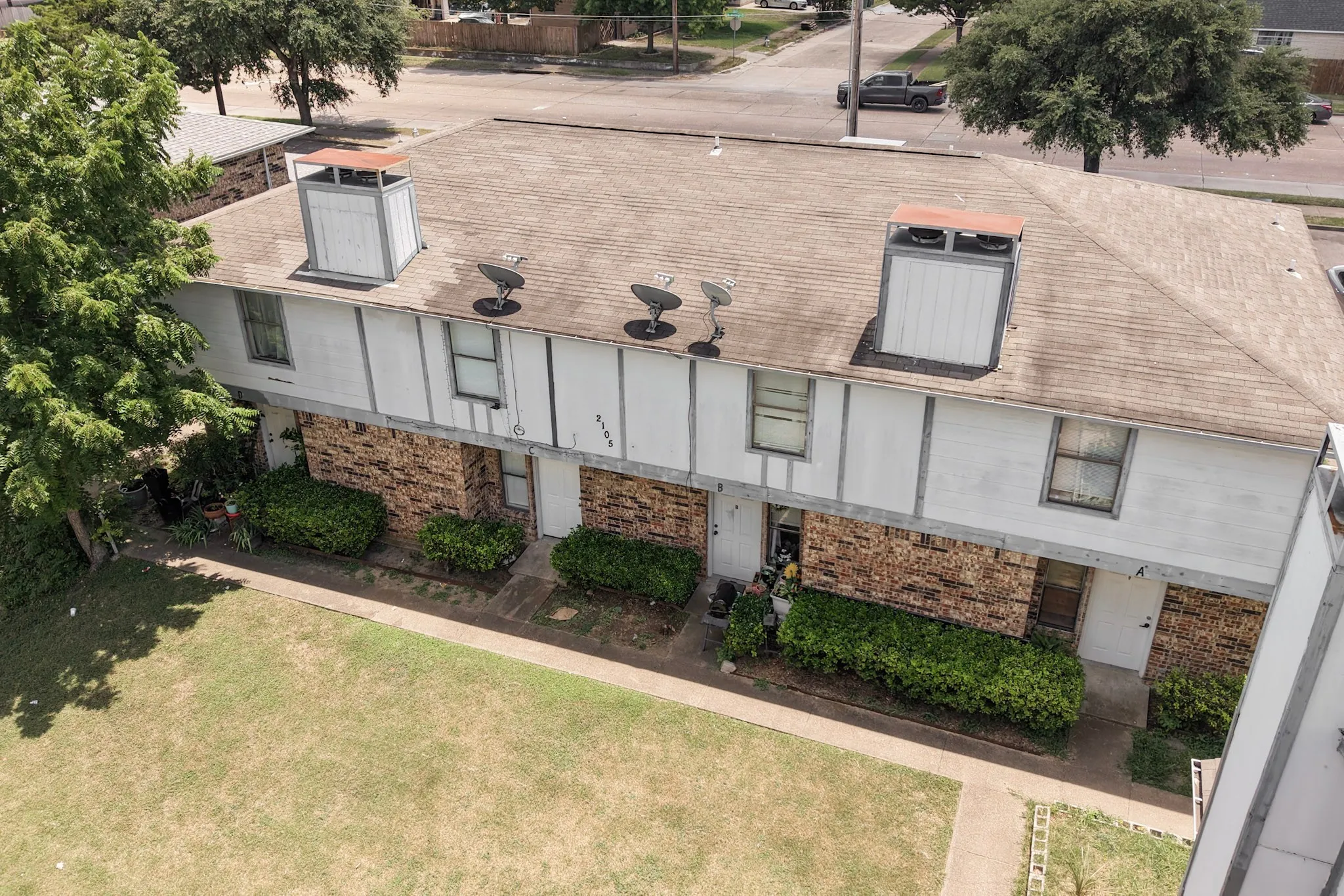 Quadruplex For Sale in Dallas County , 2105 W Walnut Street A, B, C, D, Garland, Texas 75042, 8 Bedroom, 5 Bathroom, 4 Garage spaces, 3,900 Sqft, built in 1984, mls#21305127, Real Estate Agent in Garland, Homes For Sale in Dallas county, Homes For Sale in Garland, Realtor in Garland Texas, Real Estate Brokerage Independent Realty Texas, Luminita Cordes Realtor