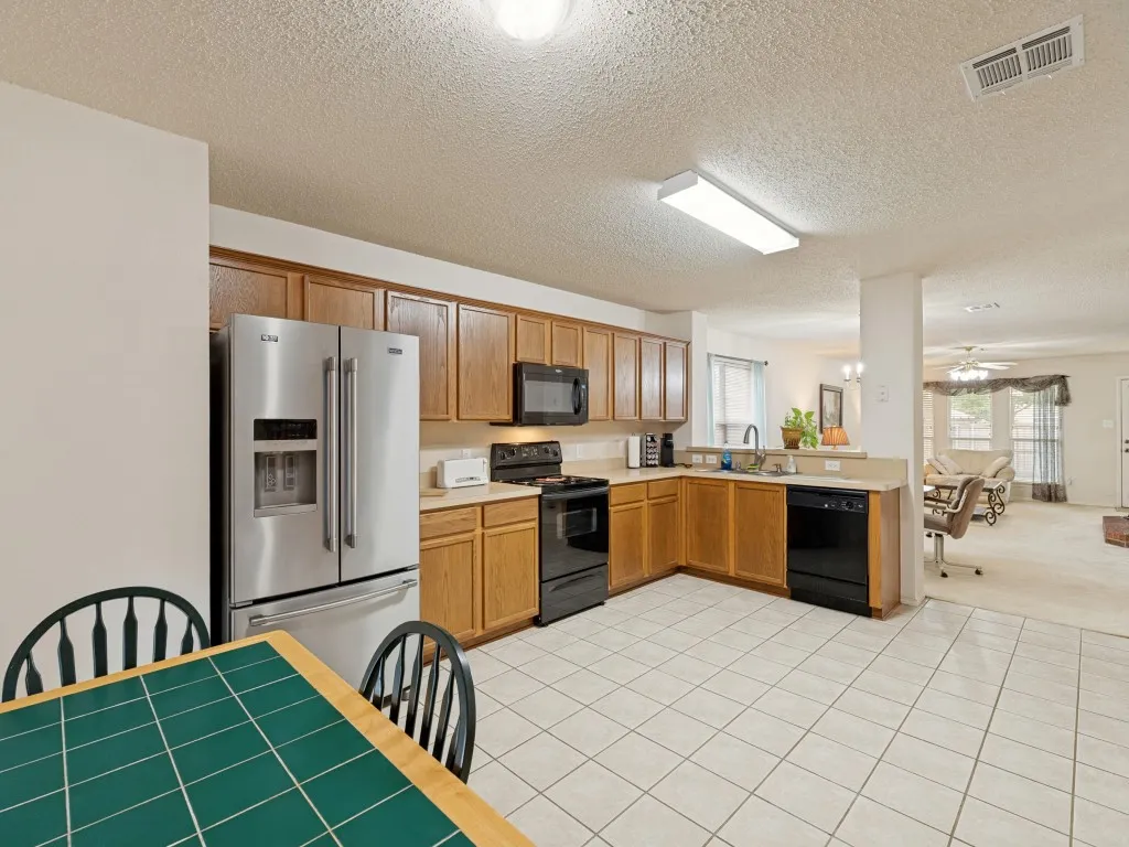Single Family Residence For Sale in Collin County , 9809 Nixon Drive, Mc Kinney, Texas 75072, 3 Bedroom, 2 Bathroom, 2 Garage spaces, 1,815 Sqft, built in 2003, mls#21331926, Real Estate Agent in Mc Kinney, Homes For Sale in Collin county, Homes For Sale in Mc Kinney, Realtor in Mc Kinney Texas, Real Estate Brokerage Independent Realty Texas, Luminita Cordes Realtor