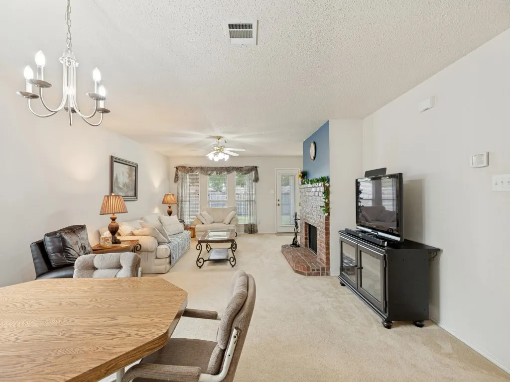 Single Family Residence For Sale in Collin County , 9809 Nixon Drive, Mc Kinney, Texas 75072, 3 Bedroom, 2 Bathroom, 2 Garage spaces, 1,815 Sqft, built in 2003, mls#21331926, Real Estate Agent in Mc Kinney, Homes For Sale in Collin county, Homes For Sale in Mc Kinney, Realtor in Mc Kinney Texas, Real Estate Brokerage Independent Realty Texas, Luminita Cordes Realtor