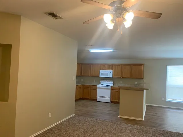 Single Family Residence For Sale in Collin County , 721 Bamboo Drive, Anna, Texas 75409, 3 Bedrooms, 2 Bathrooms, 2 Garage spaces, 1,490 Sqft, built in 2005, Price $289,500, mls#21327893, Real Estate Agent in Anna, Homes For Sale in Collin county, Homes For Sale in Anna, Realtor in Anna Texas, Real Estate Brokerage Independent Realty Texas, Luminita Cordes Realtor