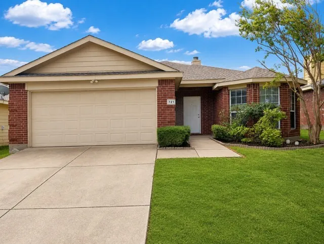 Single Family Residence For Sale in Collin County , 721 Bamboo Drive, Anna, Texas 75409, 3 Bedrooms, 2 Bathrooms, 2 Garage spaces, 1,490 Sqft, built in 2005, Price $289,500, mls#21327893, Real Estate Agent in Anna, Homes For Sale in Collin county, Homes For Sale in Anna, Realtor in Anna Texas, Real Estate Brokerage Independent Realty Texas, Luminita Cordes Realtor