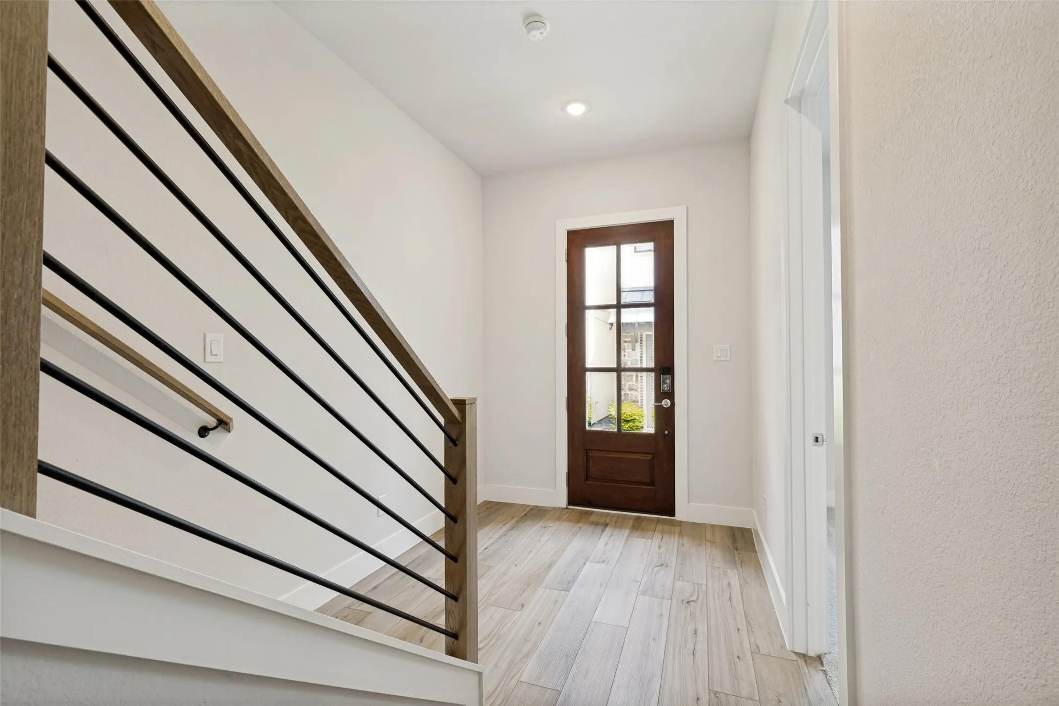 Single Family Residence For Rent in Dallas County , 8117 Radnor Road, Dallas, Texas 75231, 3 Bedroom, 3 Bathroom, 2 Garage spaces, 1,670 Sqft, built in 2023, mls#21331987, Real Estate Agent in Dallas, Homes For Rent in Dallas county, Homes For Rent in Dallas, Realtor in Dallas Texas, Real Estate Brokerage Independent Realty Texas, Luminita Cordes Realtor