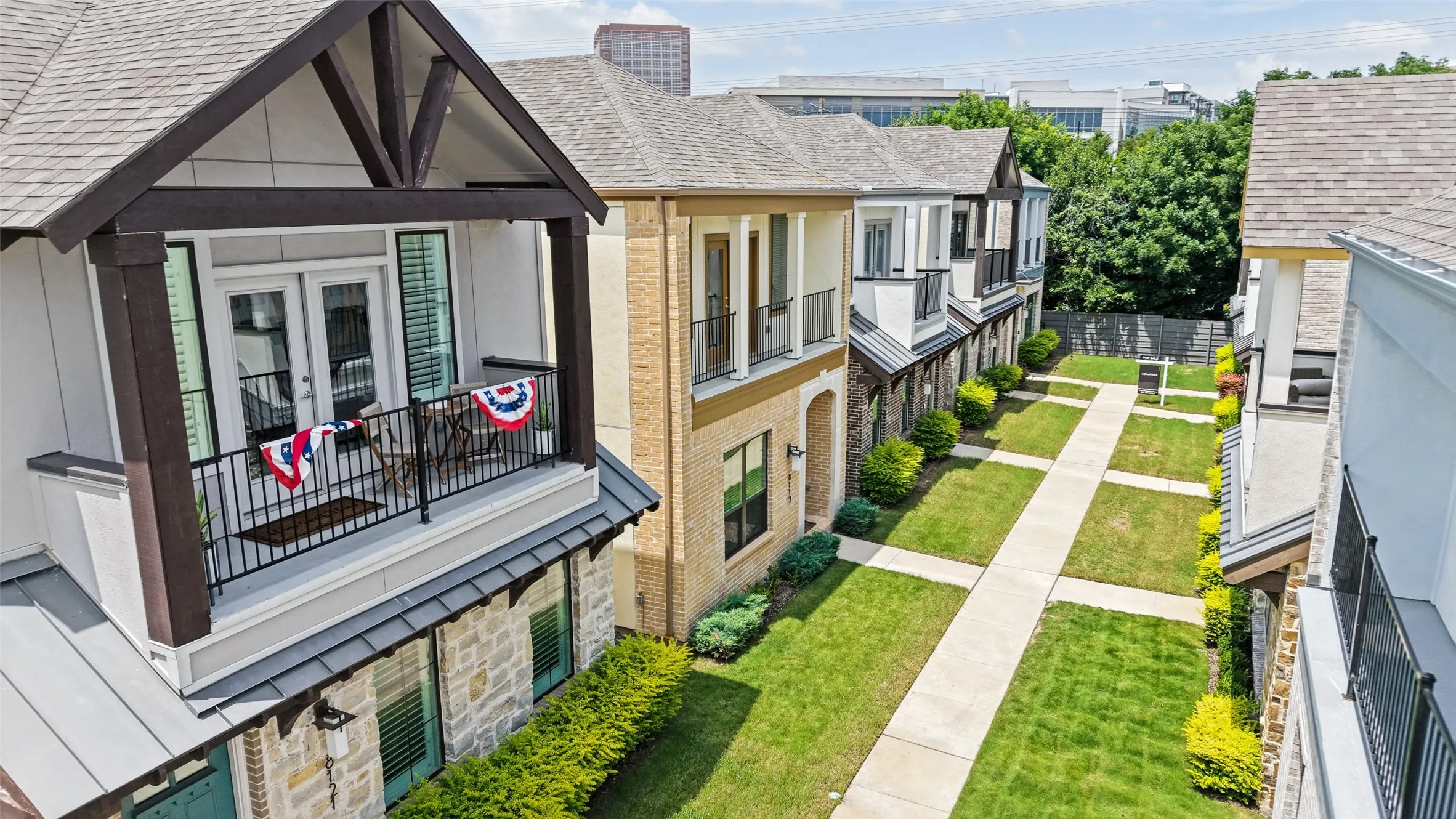 Single Family Residence For Rent in Dallas County , 8117 Radnor Road, Dallas, Texas 75231, 3 Bedroom, 3 Bathroom, 2 Garage spaces, 1,670 Sqft, built in 2023, mls#21331987, Real Estate Agent in Dallas, Homes For Rent in Dallas county, Homes For Rent in Dallas, Realtor in Dallas Texas, Real Estate Brokerage Independent Realty Texas, Luminita Cordes Realtor