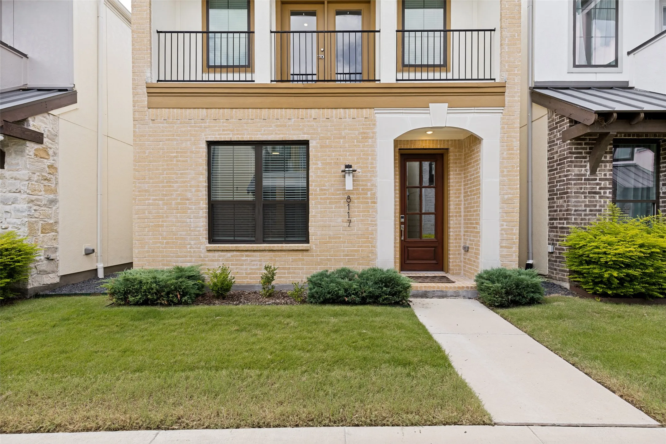 Single Family Residence For Rent in Dallas County , 8117 Radnor Road, Dallas, Texas 75231, 3 Bedroom, 3 Bathroom, 2 Garage spaces, 1,670 Sqft, built in 2023, mls#21331987, Real Estate Agent in Dallas, Homes For Rent in Dallas county, Homes For Rent in Dallas, Realtor in Dallas Texas, Real Estate Brokerage Independent Realty Texas, Luminita Cordes Realtor
