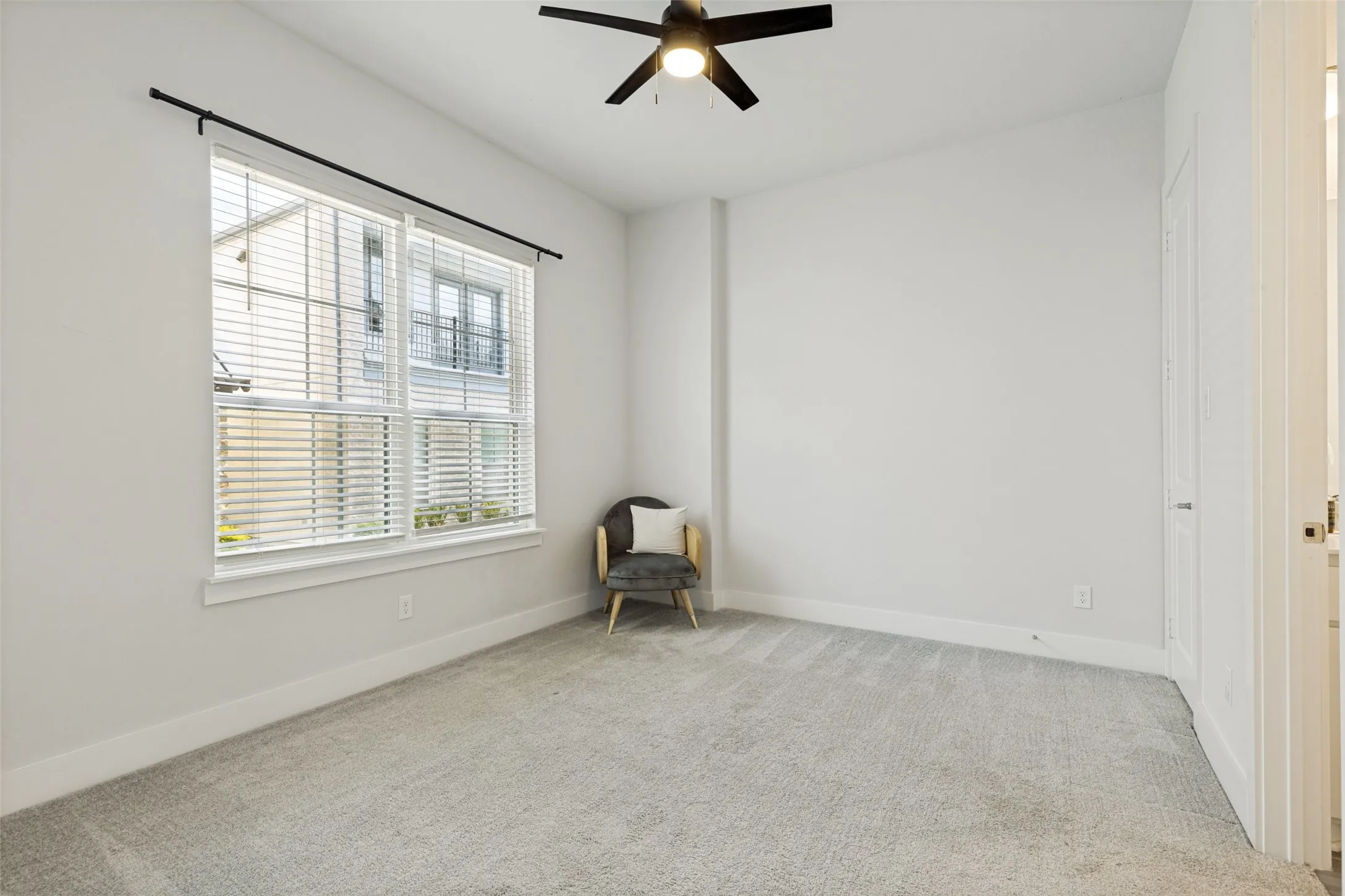 Single Family Residence For Rent in Dallas County , 8117 Radnor Road, Dallas, Texas 75231, 3 Bedroom, 3 Bathroom, 2 Garage spaces, 1,670 Sqft, built in 2023, mls#21331987, Real Estate Agent in Dallas, Homes For Rent in Dallas county, Homes For Rent in Dallas, Realtor in Dallas Texas, Real Estate Brokerage Independent Realty Texas, Luminita Cordes Realtor