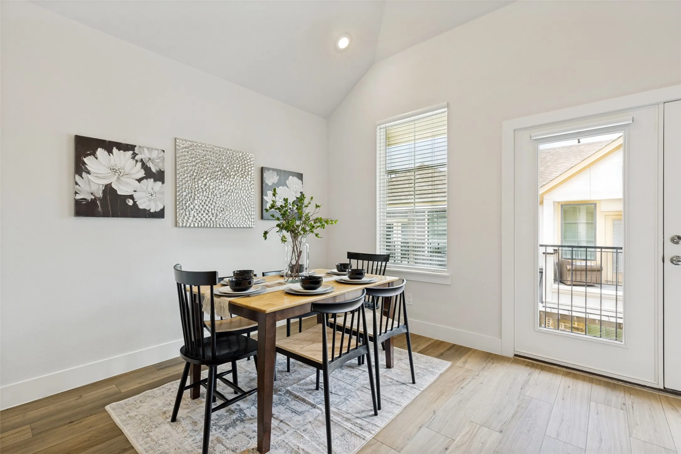Single Family Residence For Rent in Dallas County , 8117 Radnor Road, Dallas, Texas 75231, 3 Bedroom, 3 Bathroom, 2 Garage spaces, 1,670 Sqft, built in 2023, mls#21331987, Real Estate Agent in Dallas, Homes For Rent in Dallas county, Homes For Rent in Dallas, Realtor in Dallas Texas, Real Estate Brokerage Independent Realty Texas, Luminita Cordes Realtor