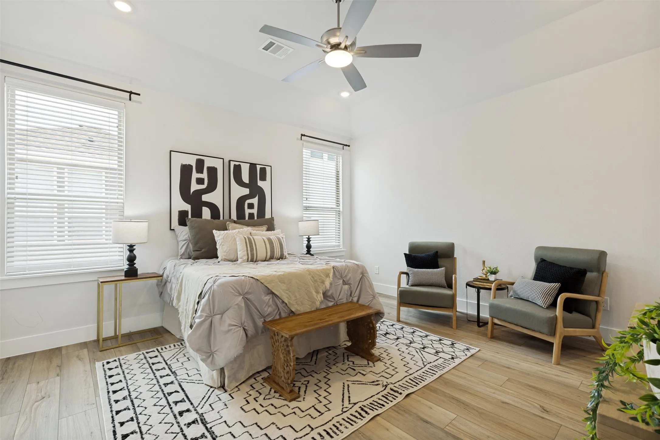 Single Family Residence For Rent in Dallas County , 8117 Radnor Road, Dallas, Texas 75231, 3 Bedroom, 3 Bathroom, 2 Garage spaces, 1,670 Sqft, built in 2023, mls#21331987, Real Estate Agent in Dallas, Homes For Rent in Dallas county, Homes For Rent in Dallas, Realtor in Dallas Texas, Real Estate Brokerage Independent Realty Texas, Luminita Cordes Realtor