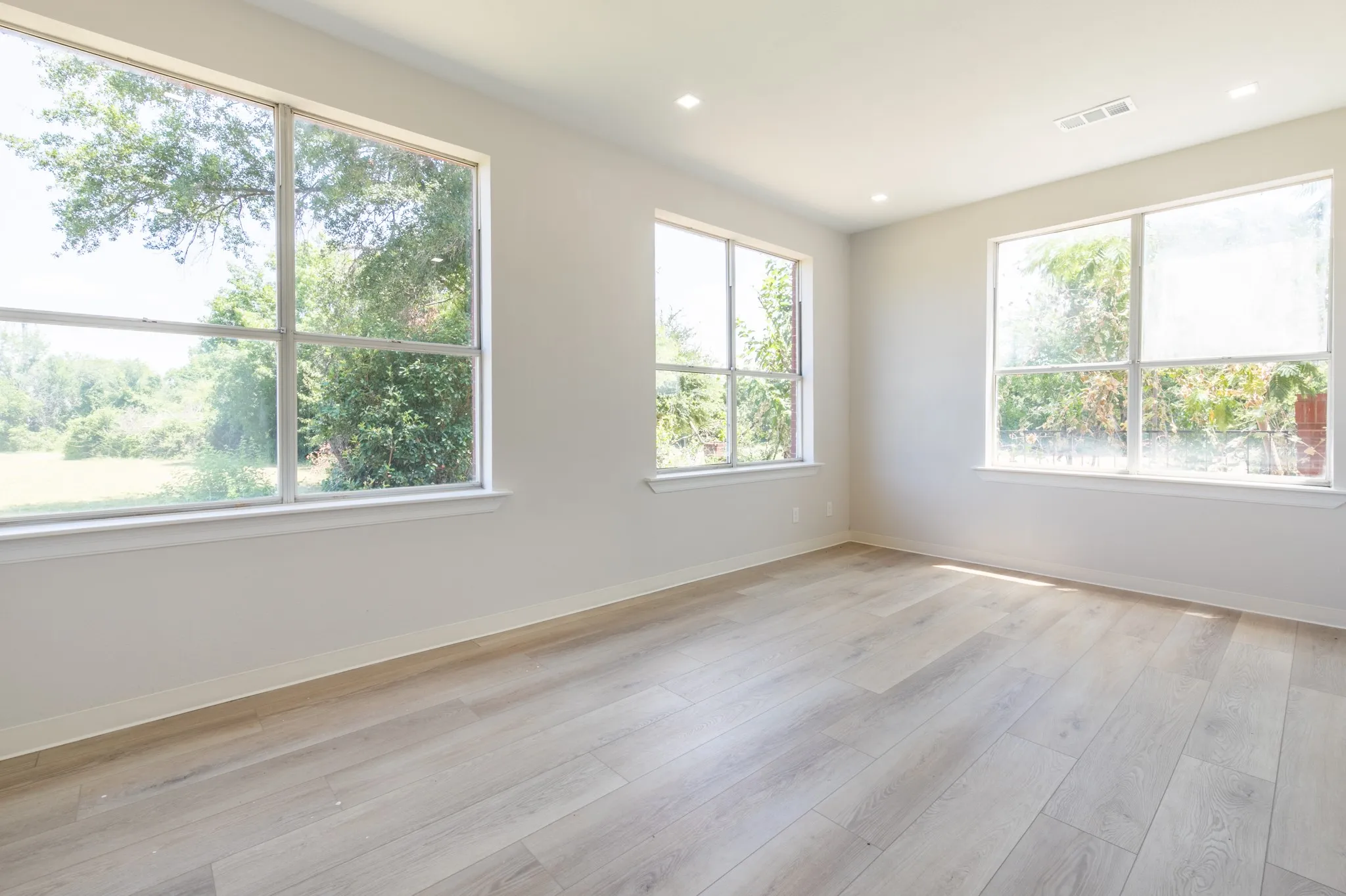 Office For Rent in Tarrant County , 1307 W Abram Street 201, Arlington, Texas 76013, 0, 0, Garage spaces, 0 Sqft, built in 1986, Price $1,690, mls#21331982, Real Estate Agent in Arlington, Homes For Rent in Tarrant county, Homes For Rent in Arlington, Realtor in Arlington Texas, Real Estate Brokerage Independent Realty Texas, Luminita Cordes Realtor
