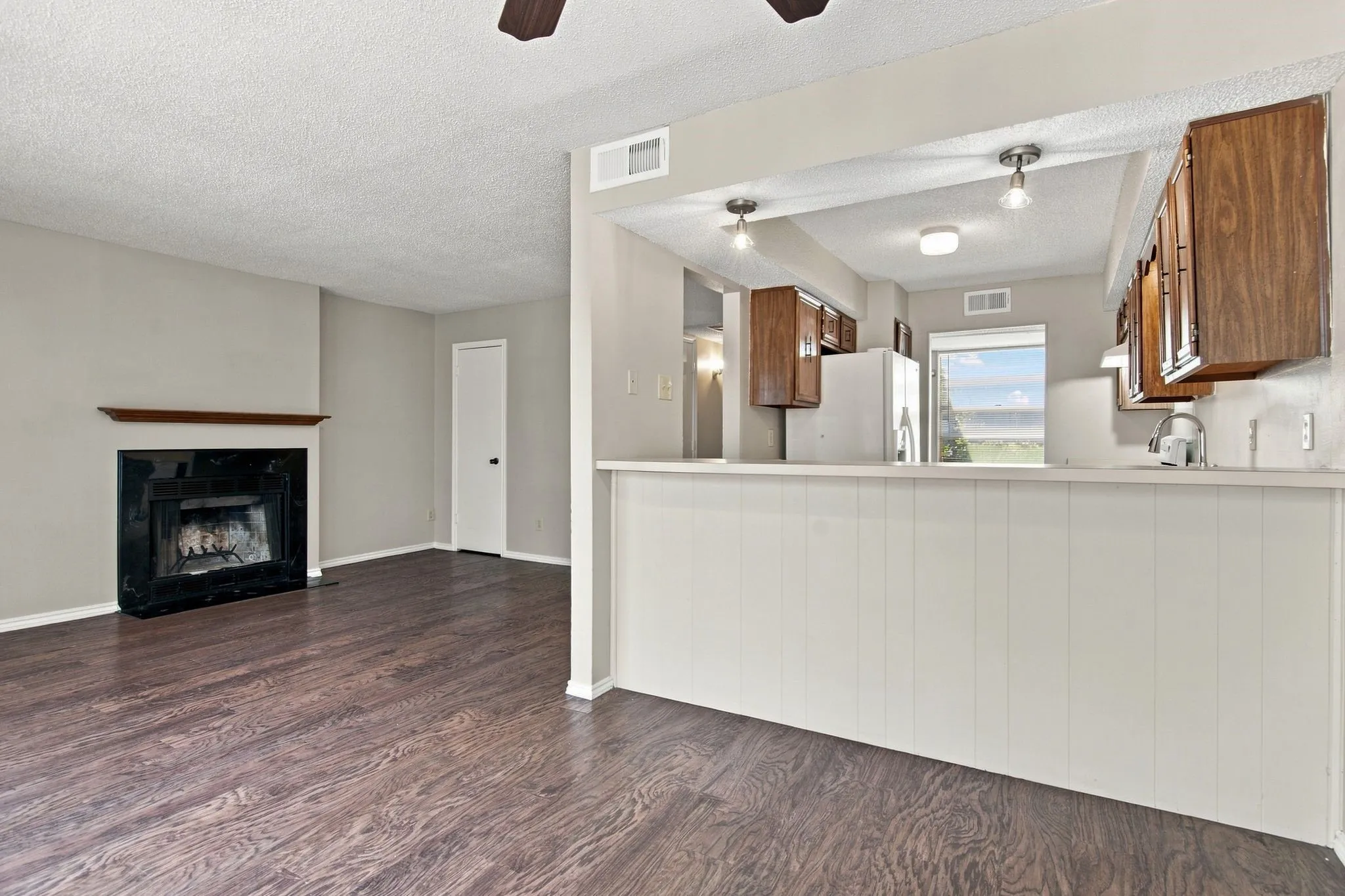 Dining/Kitchen