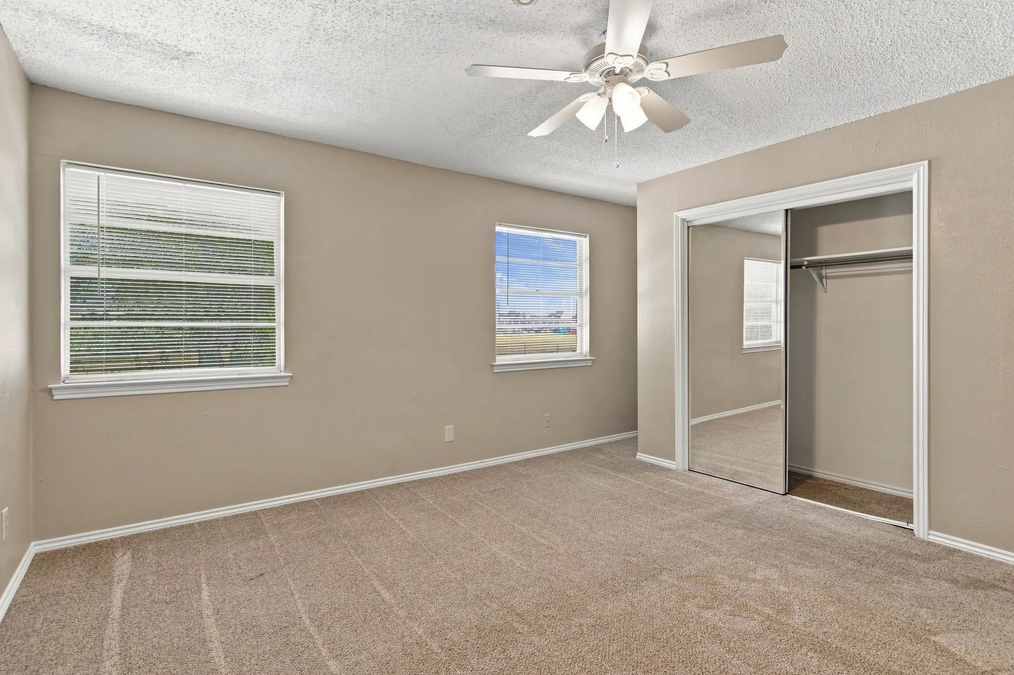 Condominium For Rent in Dallas County , 1725 E Grauwyler Road 138, Irving, Texas 75061, 2 Bedroom, 3 Bathroom, Garage spaces, 1,156 Sqft, built in 1972, mls#21331984, Real Estate Agent in Irving, Homes For Rent in Dallas county, Homes For Rent in Irving, Realtor in Irving Texas, Real Estate Brokerage Independent Realty Texas, Luminita Cordes Realtor