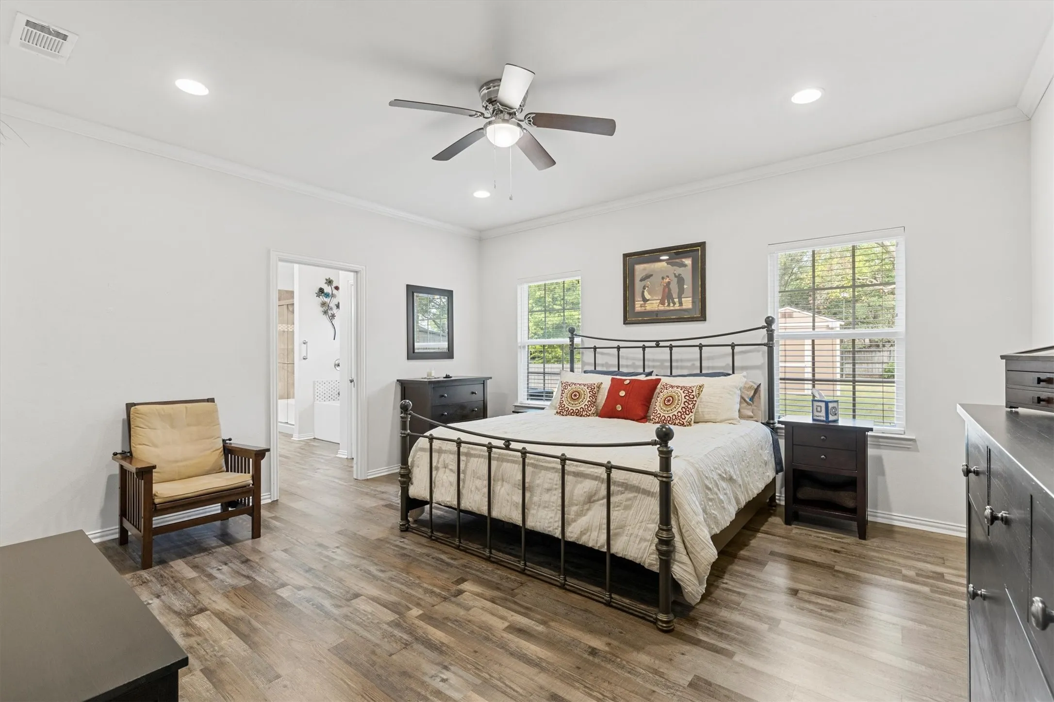 Single Family Residence For Sale in Kaufman County , 327 Walnut Street, Terrell, Texas 75160, 4 Bedroom, 2 Bathroom, 2 Garage spaces, 2,108 Sqft, built in 2020, mls#21326310, Real Estate Agent in Terrell, Homes For Sale in Kaufman county, Homes For Sale in Terrell, Realtor in Terrell Texas, Real Estate Brokerage Independent Realty Texas, Luminita Cordes Realtor