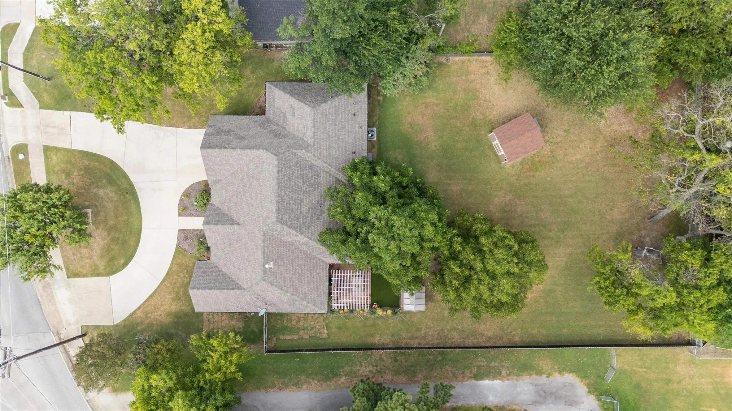 Single Family Residence For Sale in Kaufman County , 327 Walnut Street, Terrell, Texas 75160, 4 Bedroom, 2 Bathroom, 2 Garage spaces, 2,108 Sqft, built in 2020, mls#21326310, Real Estate Agent in Terrell, Homes For Sale in Kaufman county, Homes For Sale in Terrell, Realtor in Terrell Texas, Real Estate Brokerage Independent Realty Texas, Luminita Cordes Realtor