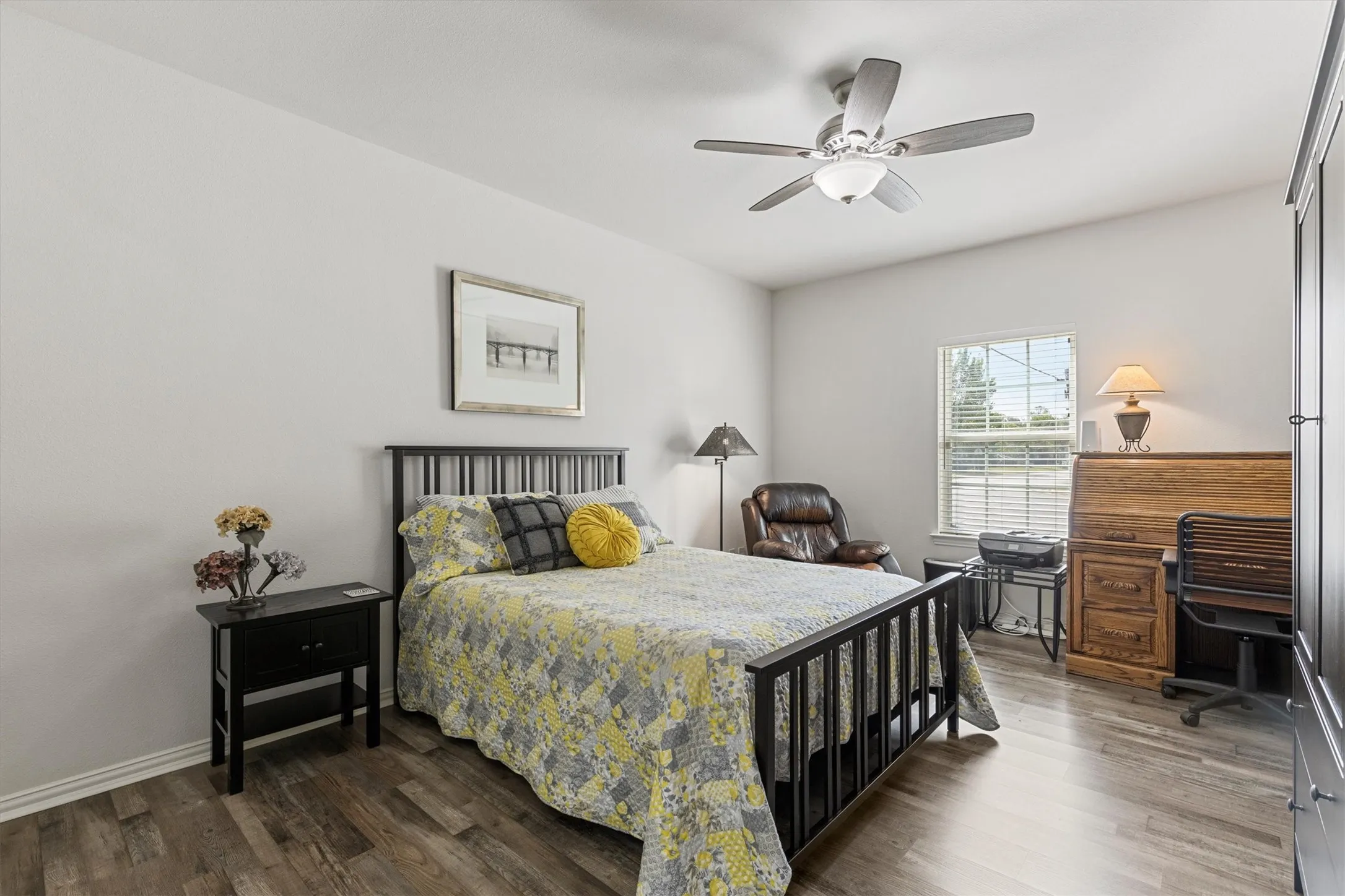 Single Family Residence For Sale in Kaufman County , 327 Walnut Street, Terrell, Texas 75160, 4 Bedroom, 2 Bathroom, 2 Garage spaces, 2,108 Sqft, built in 2020, mls#21326310, Real Estate Agent in Terrell, Homes For Sale in Kaufman county, Homes For Sale in Terrell, Realtor in Terrell Texas, Real Estate Brokerage Independent Realty Texas, Luminita Cordes Realtor