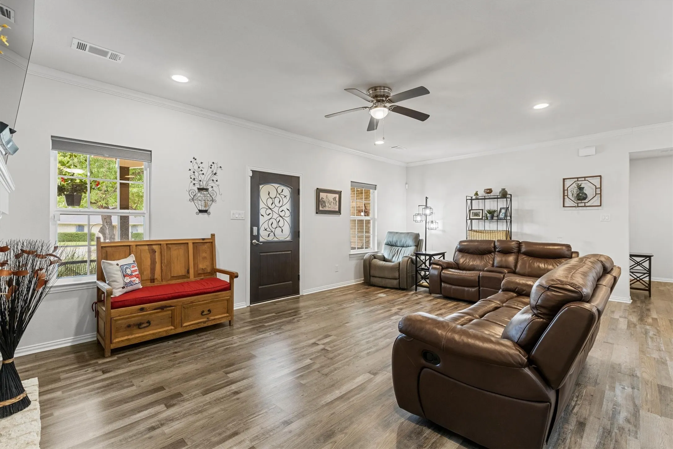 Single Family Residence For Sale in Kaufman County , 327 Walnut Street, Terrell, Texas 75160, 4 Bedroom, 2 Bathroom, 2 Garage spaces, 2,108 Sqft, built in 2020, mls#21326310, Real Estate Agent in Terrell, Homes For Sale in Kaufman county, Homes For Sale in Terrell, Realtor in Terrell Texas, Real Estate Brokerage Independent Realty Texas, Luminita Cordes Realtor