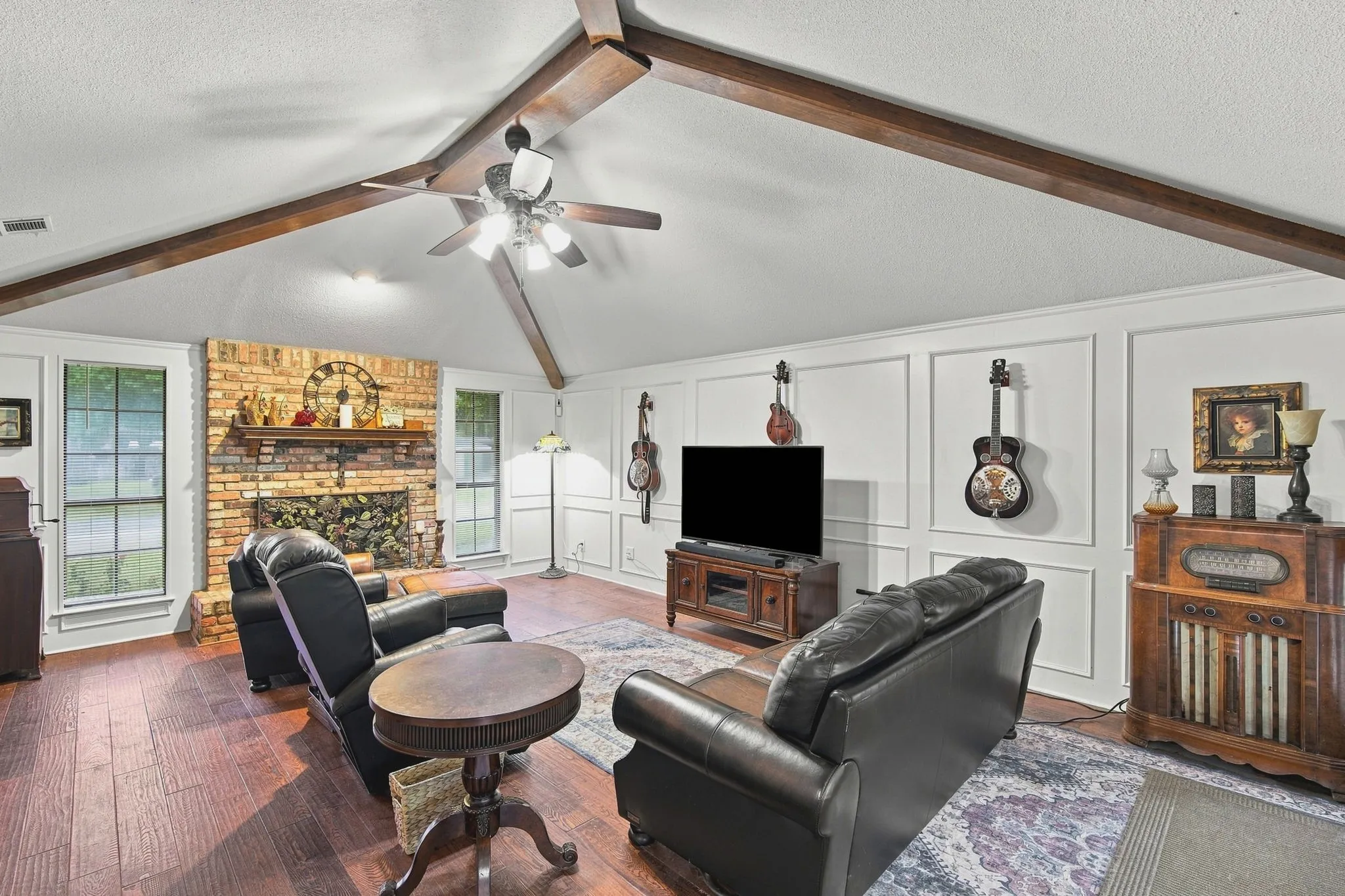 Single Family Residence For Sale in Ellis County , 115 Redman Lane, Waxahachie, Texas 75165, 3 Bedroom, 2 Bathroom, 2 Garage spaces, 1,728 Sqft, built in 1985, mls#21332004, Real Estate Agent in Waxahachie, Homes For Sale in Ellis county, Homes For Sale in Waxahachie, Realtor in Waxahachie Texas, Real Estate Brokerage Independent Realty Texas, Luminita Cordes Realtor