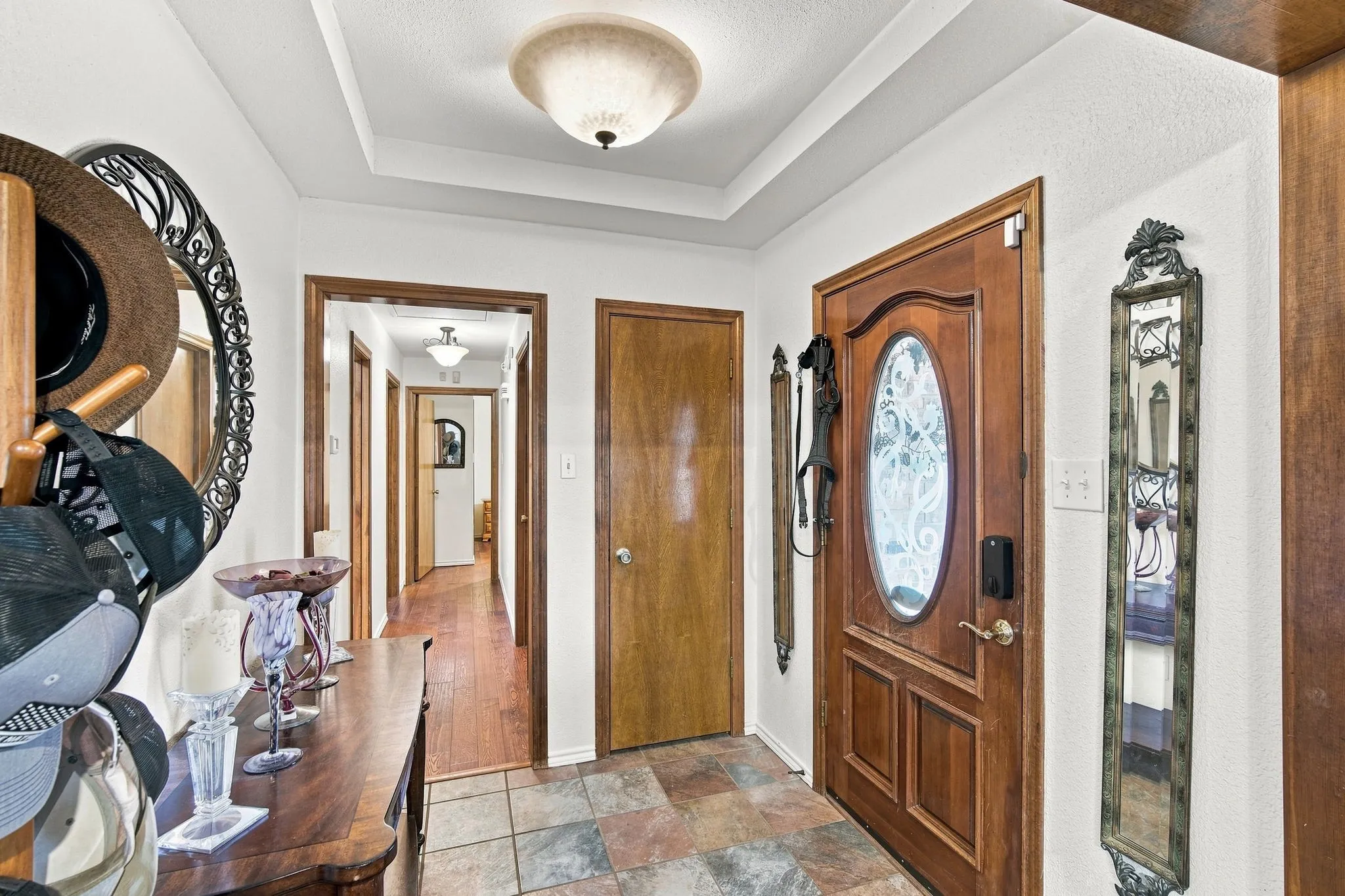 Single Family Residence For Sale in Ellis County , 115 Redman Lane, Waxahachie, Texas 75165, 3 Bedroom, 2 Bathroom, 2 Garage spaces, 1,728 Sqft, built in 1985, mls#21332004, Real Estate Agent in Waxahachie, Homes For Sale in Ellis county, Homes For Sale in Waxahachie, Realtor in Waxahachie Texas, Real Estate Brokerage Independent Realty Texas, Luminita Cordes Realtor