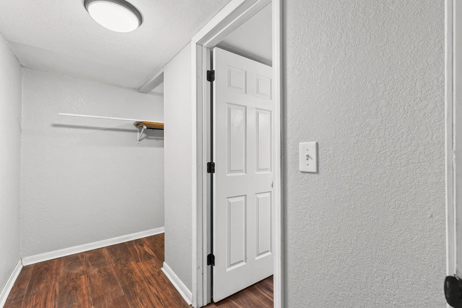 Single Family Residence For Sale in Mc Lennan County , 4205 Fort Avenue, Waco, Texas 76710, 3 Bedroom, 2 Bathroom, 1 Garage spaces, 1,280 Sqft, built in 1950, mls#21329447, Real Estate Agent in Waco, Homes For Sale in Mc Lennan county, Homes For Sale in Waco, Realtor in Waco Texas, Real Estate Brokerage Independent Realty Texas, Luminita Cordes Realtor