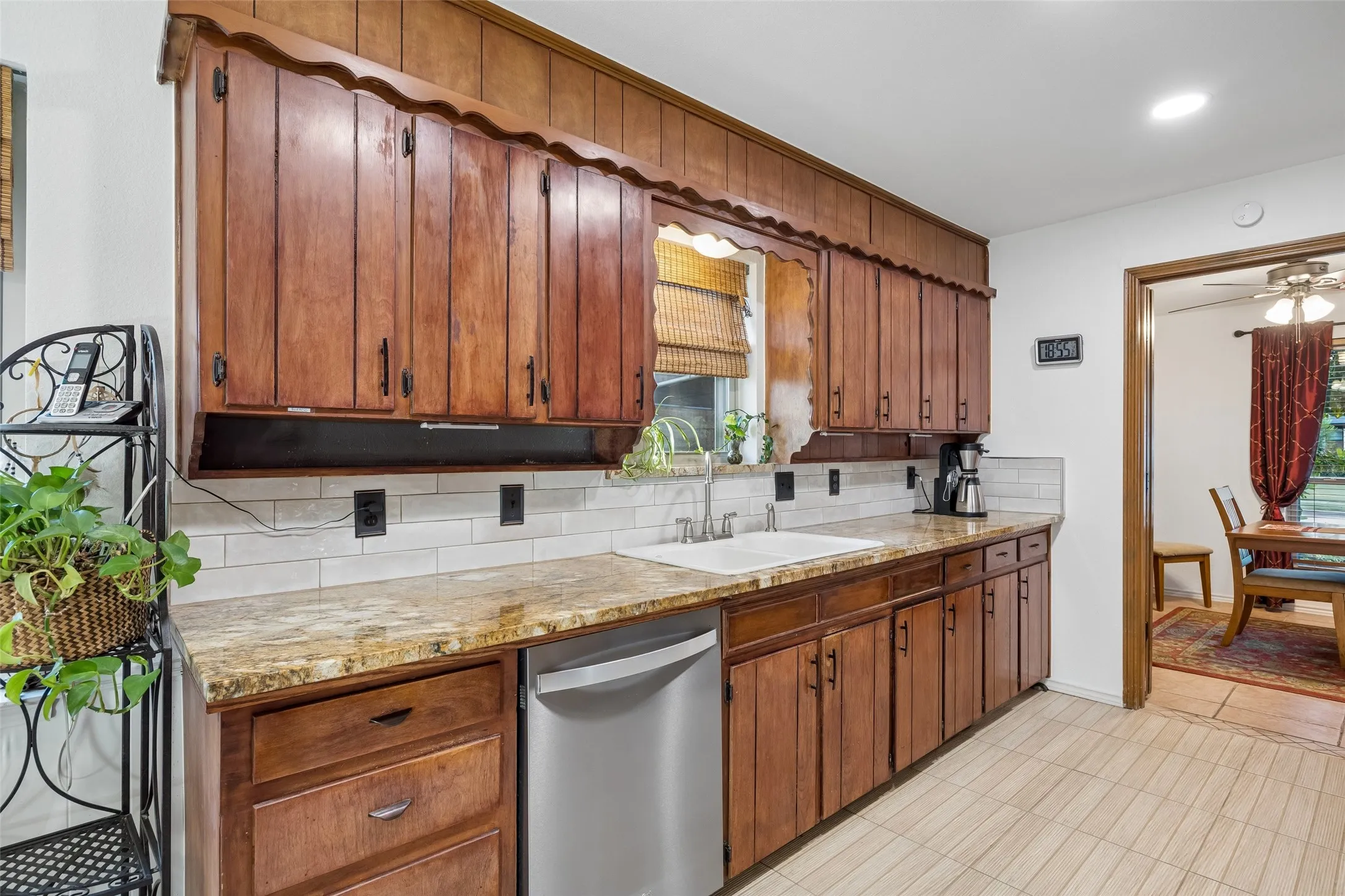 Single Family Residence For Sale in Collin County , 2104 Westlake Drive, Plano, Texas 75075, 3 Bedroom, 2 Bathroom, 2 Garage spaces, 1,879 Sqft, built in 1969, mls#21329502, Real Estate Agent in Plano, Homes For Sale in Collin county, Homes For Sale in Plano, Realtor in Plano Texas, Real Estate Brokerage Independent Realty Texas, Luminita Cordes Realtor