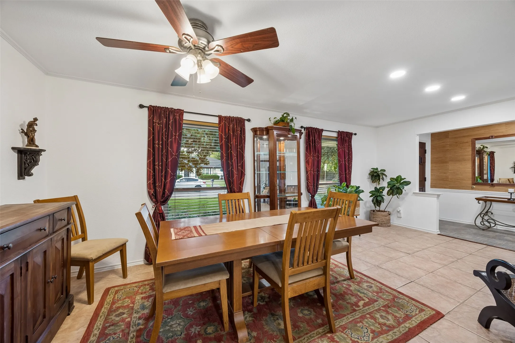 Single Family Residence For Sale in Collin County , 2104 Westlake Drive, Plano, Texas 75075, 3 Bedroom, 2 Bathroom, 2 Garage spaces, 1,879 Sqft, built in 1969, mls#21329502, Real Estate Agent in Plano, Homes For Sale in Collin county, Homes For Sale in Plano, Realtor in Plano Texas, Real Estate Brokerage Independent Realty Texas, Luminita Cordes Realtor