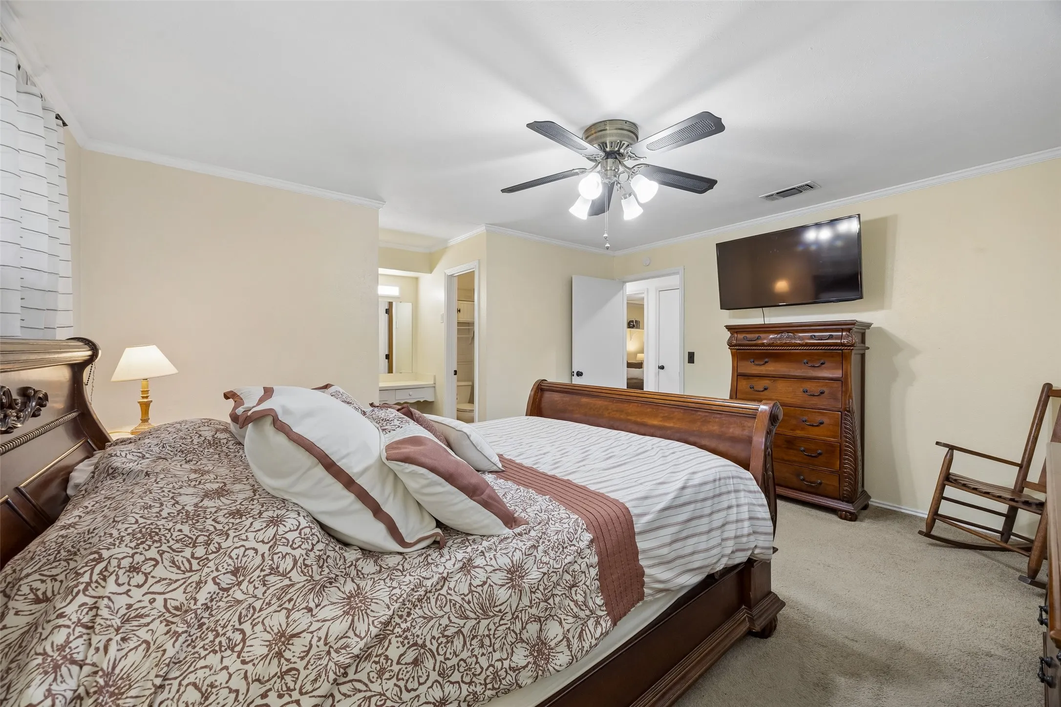 Single Family Residence For Sale in Collin County , 2104 Westlake Drive, Plano, Texas 75075, 3 Bedroom, 2 Bathroom, 2 Garage spaces, 1,879 Sqft, built in 1969, mls#21329502, Real Estate Agent in Plano, Homes For Sale in Collin county, Homes For Sale in Plano, Realtor in Plano Texas, Real Estate Brokerage Independent Realty Texas, Luminita Cordes Realtor