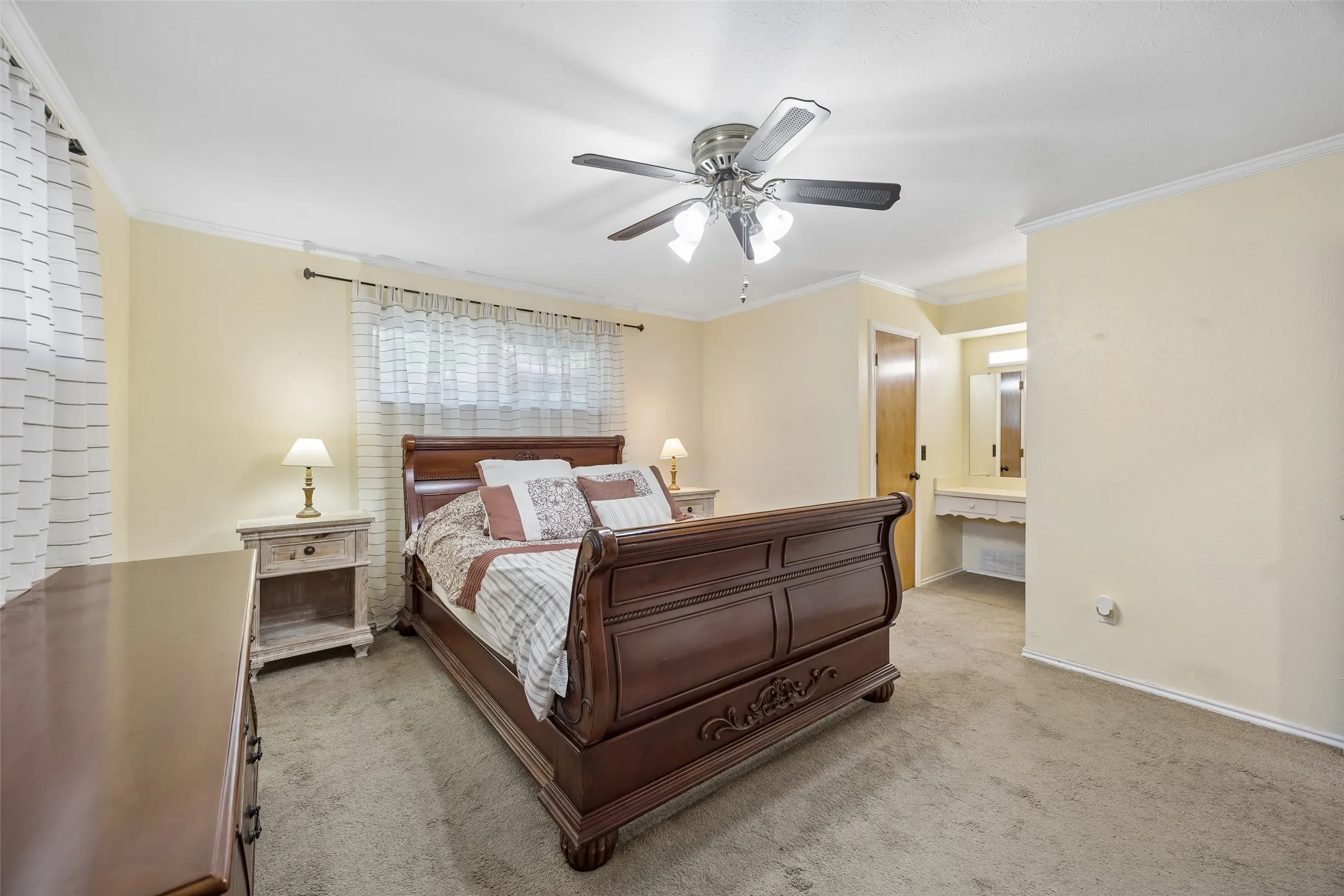 Single Family Residence For Sale in Collin County , 2104 Westlake Drive, Plano, Texas 75075, 3 Bedroom, 2 Bathroom, 2 Garage spaces, 1,879 Sqft, built in 1969, mls#21329502, Real Estate Agent in Plano, Homes For Sale in Collin county, Homes For Sale in Plano, Realtor in Plano Texas, Real Estate Brokerage Independent Realty Texas, Luminita Cordes Realtor