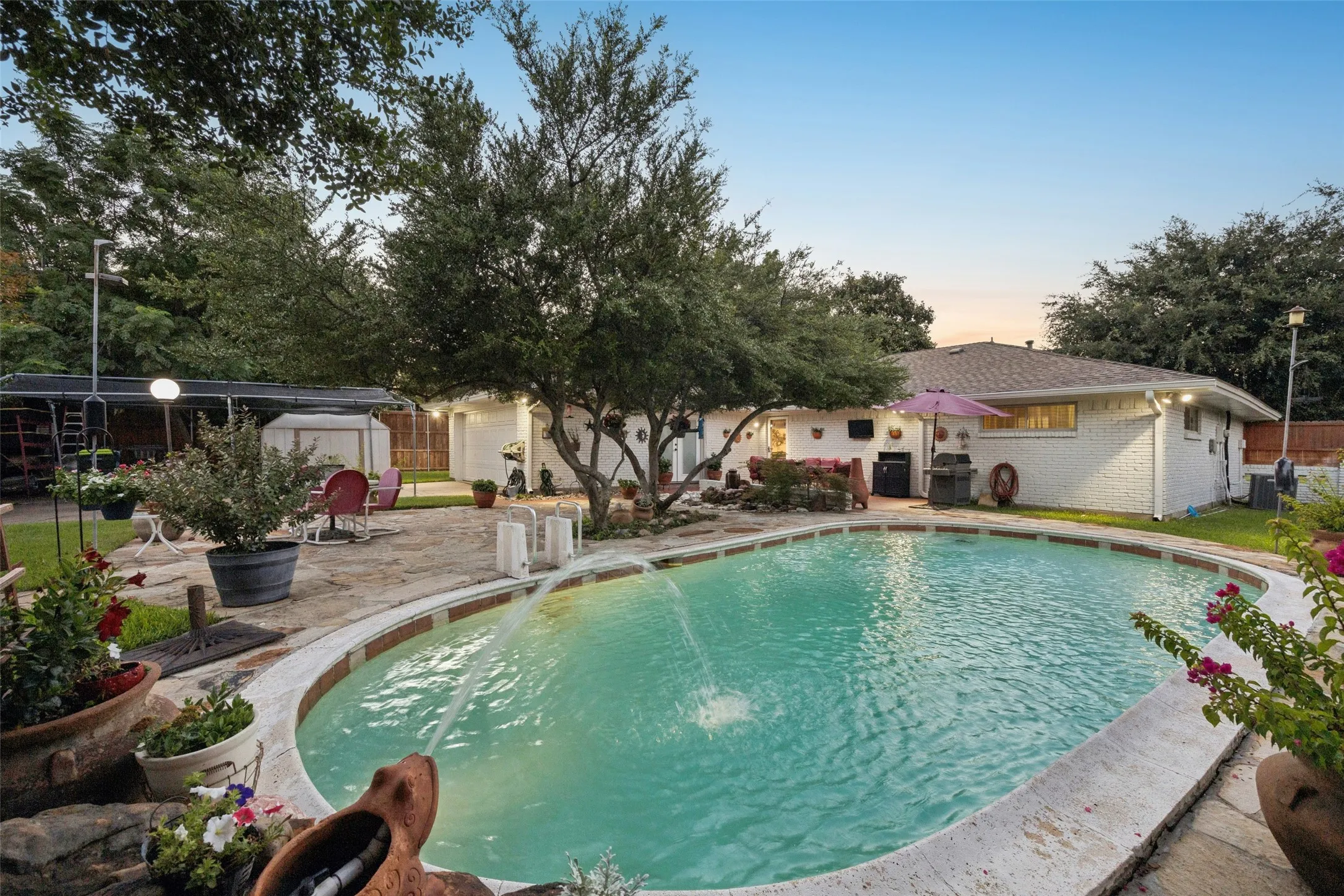 Single Family Residence For Sale in Collin County , 2104 Westlake Drive, Plano, Texas 75075, 3 Bedroom, 2 Bathroom, 2 Garage spaces, 1,879 Sqft, built in 1969, mls#21329502, Real Estate Agent in Plano, Homes For Sale in Collin county, Homes For Sale in Plano, Realtor in Plano Texas, Real Estate Brokerage Independent Realty Texas, Luminita Cordes Realtor