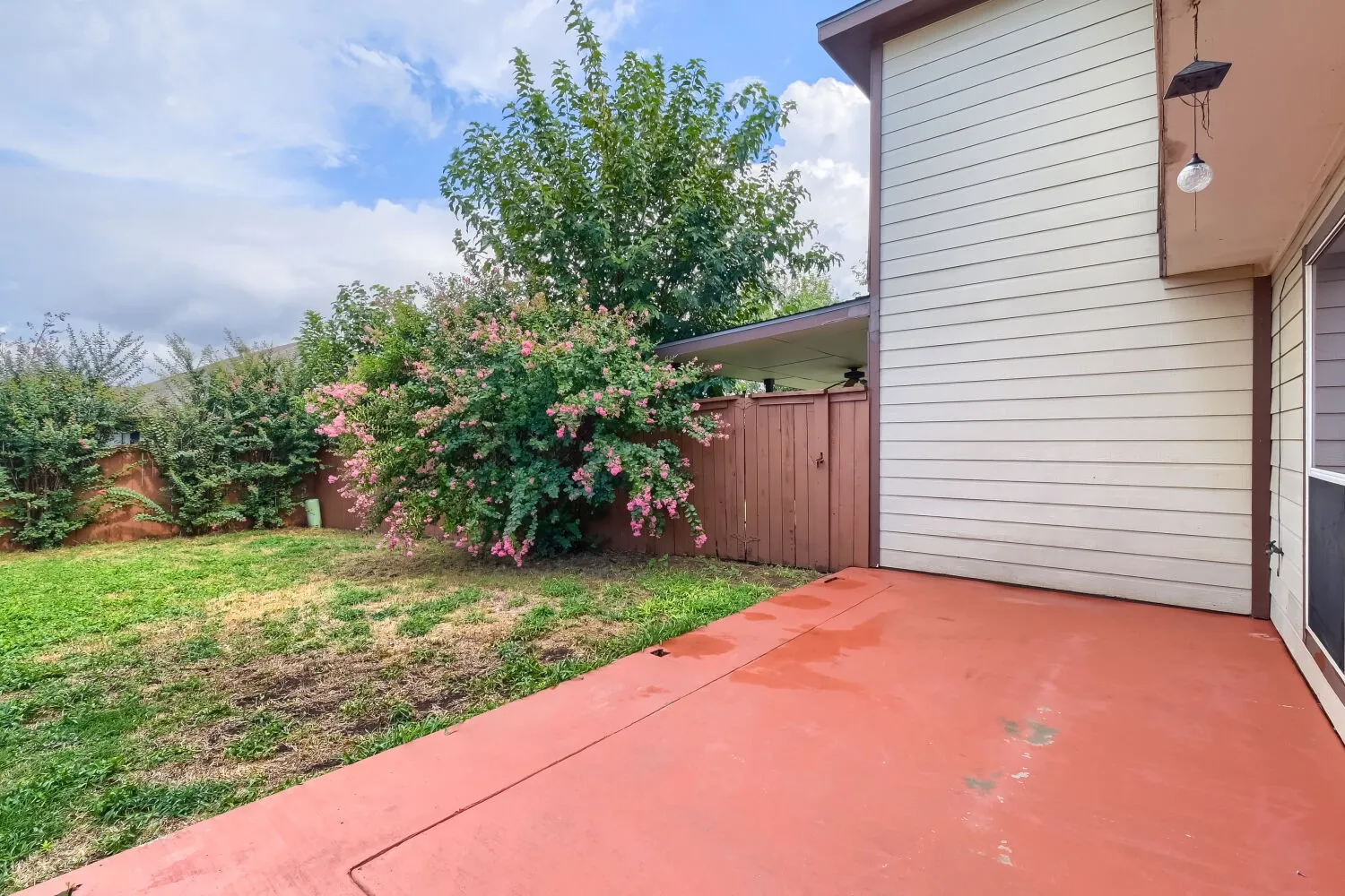 Single Family Residence For Rent in Tarrant County , 5210 Mountain Spring Trail, Fort Worth, Texas 76123, 2 Bedroom, 2 Bathroom, 1 Garage spaces, 1,450 Sqft, built in 2005, mls#21331969, Real Estate Agent in Fort Worth, Homes For Rent in Tarrant county, Homes For Rent in Fort Worth, Realtor in Fort Worth Texas, Real Estate Brokerage Independent Realty Texas, Luminita Cordes Realtor