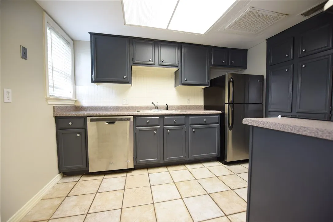 Condominium For Rent in Dallas County , 6357 Oriole Drive Q, Dallas, Texas 75209, 2 Bedroom, 2 Bathroom, Garage spaces, 1,029 Sqft, built in 1951, mls#21330934, Real Estate Agent in Dallas, Homes For Rent in Dallas county, Homes For Rent in Dallas, Realtor in Dallas Texas, Real Estate Brokerage Independent Realty Texas, Luminita Cordes Realtor