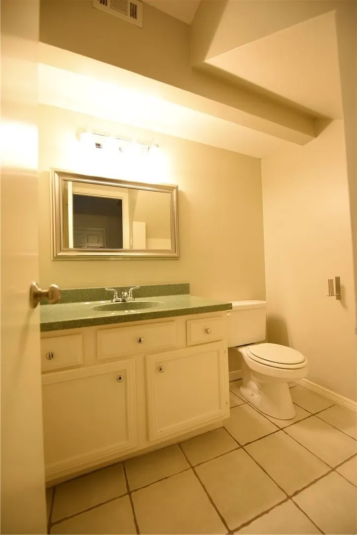 Condominium For Rent in Dallas County , 6357 Oriole Drive Q, Dallas, Texas 75209, 2 Bedroom, 2 Bathroom, Garage spaces, 1,029 Sqft, built in 1951, mls#21330934, Real Estate Agent in Dallas, Homes For Rent in Dallas county, Homes For Rent in Dallas, Realtor in Dallas Texas, Real Estate Brokerage Independent Realty Texas, Luminita Cordes Realtor