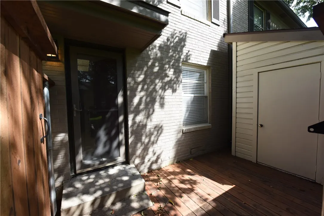 Condominium For Rent in Dallas County , 6357 Oriole Drive Q, Dallas, Texas 75209, 2 Bedroom, 2 Bathroom, Garage spaces, 1,029 Sqft, built in 1951, mls#21330934, Real Estate Agent in Dallas, Homes For Rent in Dallas county, Homes For Rent in Dallas, Realtor in Dallas Texas, Real Estate Brokerage Independent Realty Texas, Luminita Cordes Realtor