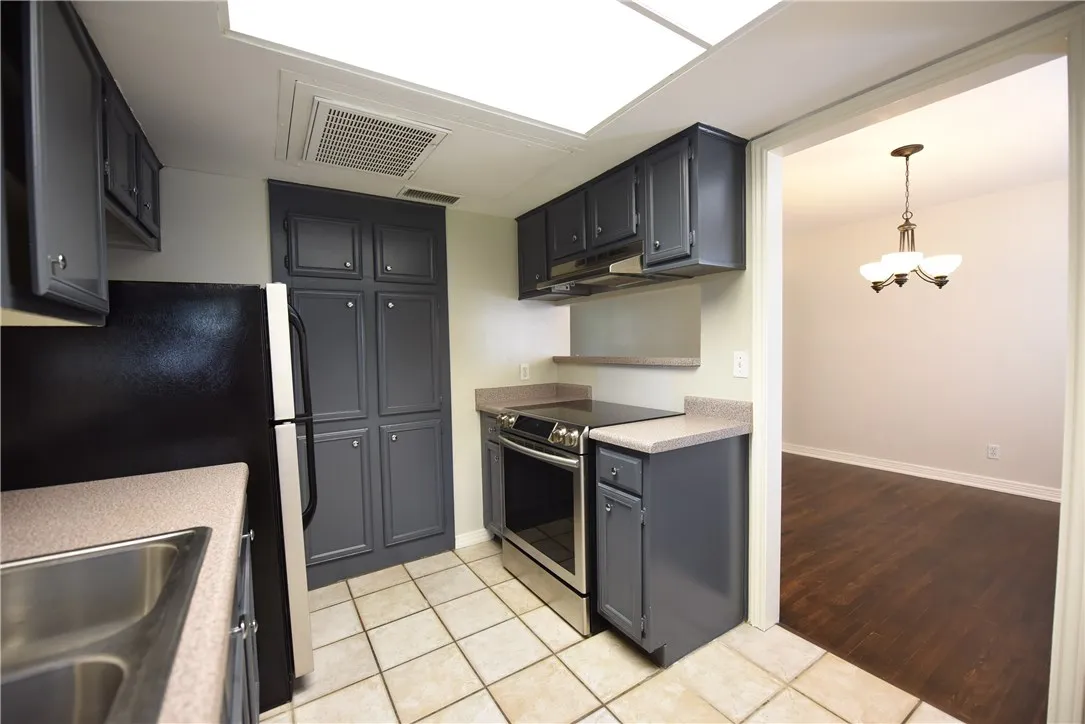Condominium For Rent in Dallas County , 6357 Oriole Drive Q, Dallas, Texas 75209, 2 Bedroom, 2 Bathroom, Garage spaces, 1,029 Sqft, built in 1951, mls#21330934, Real Estate Agent in Dallas, Homes For Rent in Dallas county, Homes For Rent in Dallas, Realtor in Dallas Texas, Real Estate Brokerage Independent Realty Texas, Luminita Cordes Realtor