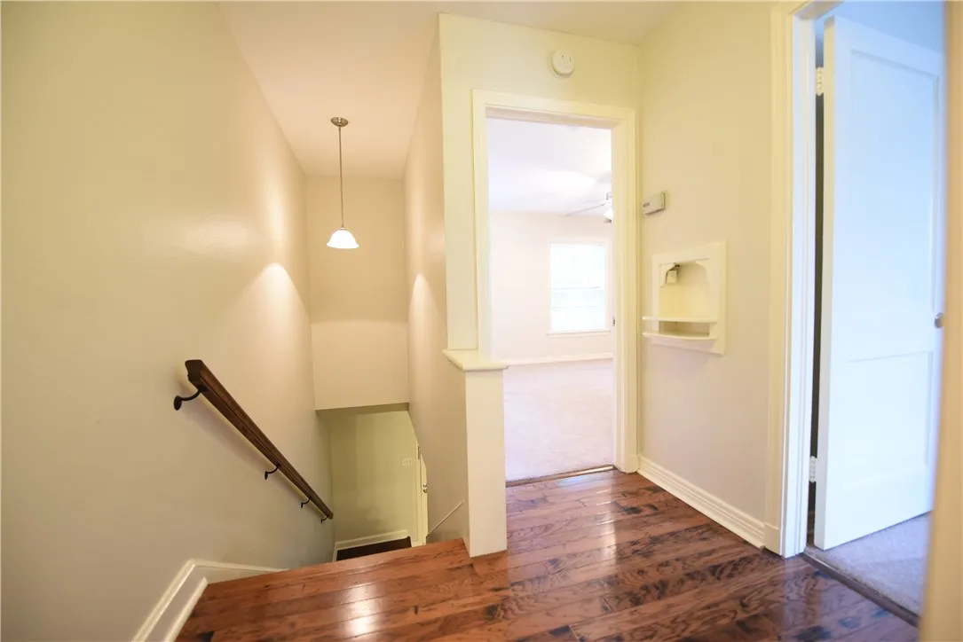 Condominium For Rent in Dallas County , 6357 Oriole Drive Q, Dallas, Texas 75209, 2 Bedroom, 2 Bathroom, Garage spaces, 1,029 Sqft, built in 1951, mls#21330934, Real Estate Agent in Dallas, Homes For Rent in Dallas county, Homes For Rent in Dallas, Realtor in Dallas Texas, Real Estate Brokerage Independent Realty Texas, Luminita Cordes Realtor