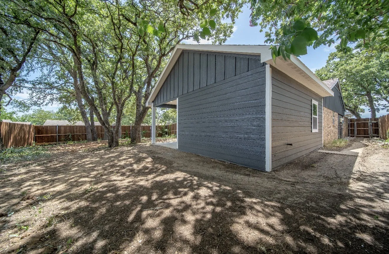 Single Family Residence For Sale in Tarrant County , 3901 Glengate Drive, Arlington, Texas 76016, 4 Bedroom, 3 Bathroom, 1 Garage spaces, 1,440 Sqft, built in 1983, mls#21332043, Real Estate Agent in Arlington, Homes For Sale in Tarrant county, Homes For Sale in Arlington, Realtor in Arlington Texas, Real Estate Brokerage Independent Realty Texas, Luminita Cordes Realtor