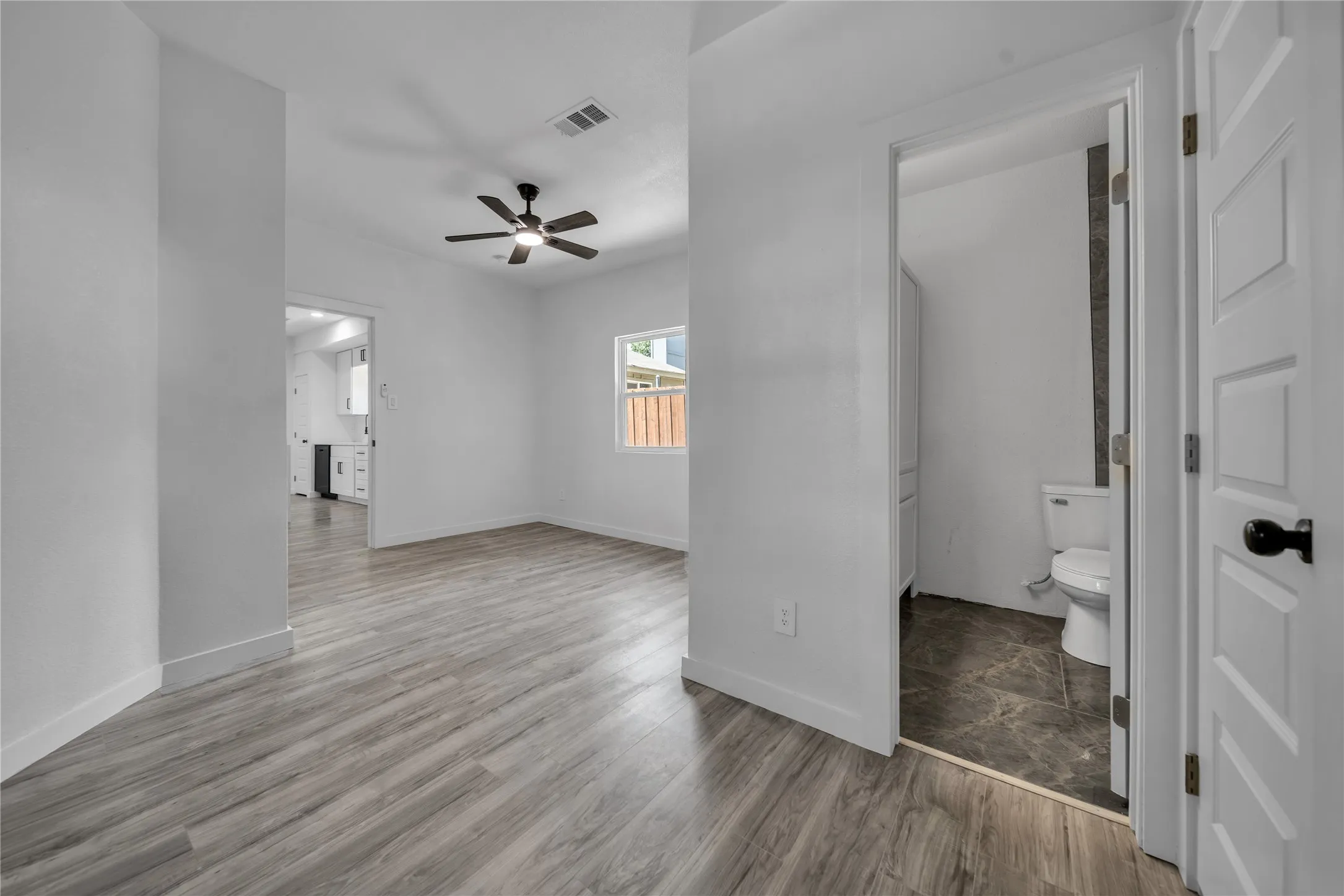 Single Family Residence For Sale in Tarrant County , 3901 Glengate Drive, Arlington, Texas 76016, 4 Bedroom, 3 Bathroom, 1 Garage spaces, 1,440 Sqft, built in 1983, mls#21332043, Real Estate Agent in Arlington, Homes For Sale in Tarrant county, Homes For Sale in Arlington, Realtor in Arlington Texas, Real Estate Brokerage Independent Realty Texas, Luminita Cordes Realtor