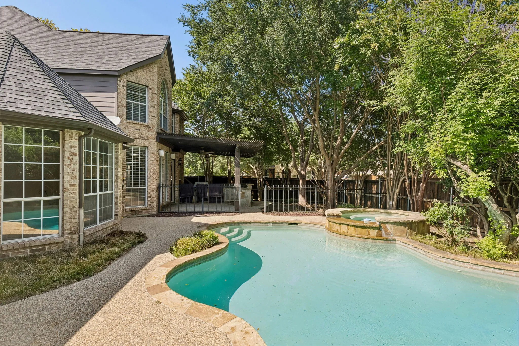 Single Family Residence For Sale in Collin County , 1401 Bristlewood Drive, Mc Kinney, Texas 75072, 4 Bedroom, 4 Bathroom, 3 Garage spaces, 3,970 Sqft, built in 2001, mls#21317053, Real Estate Agent in Mc Kinney, Homes For Sale in Collin county, Homes For Sale in Mc Kinney, Realtor in Mc Kinney Texas, Real Estate Brokerage Independent Realty Texas, Luminita Cordes Realtor