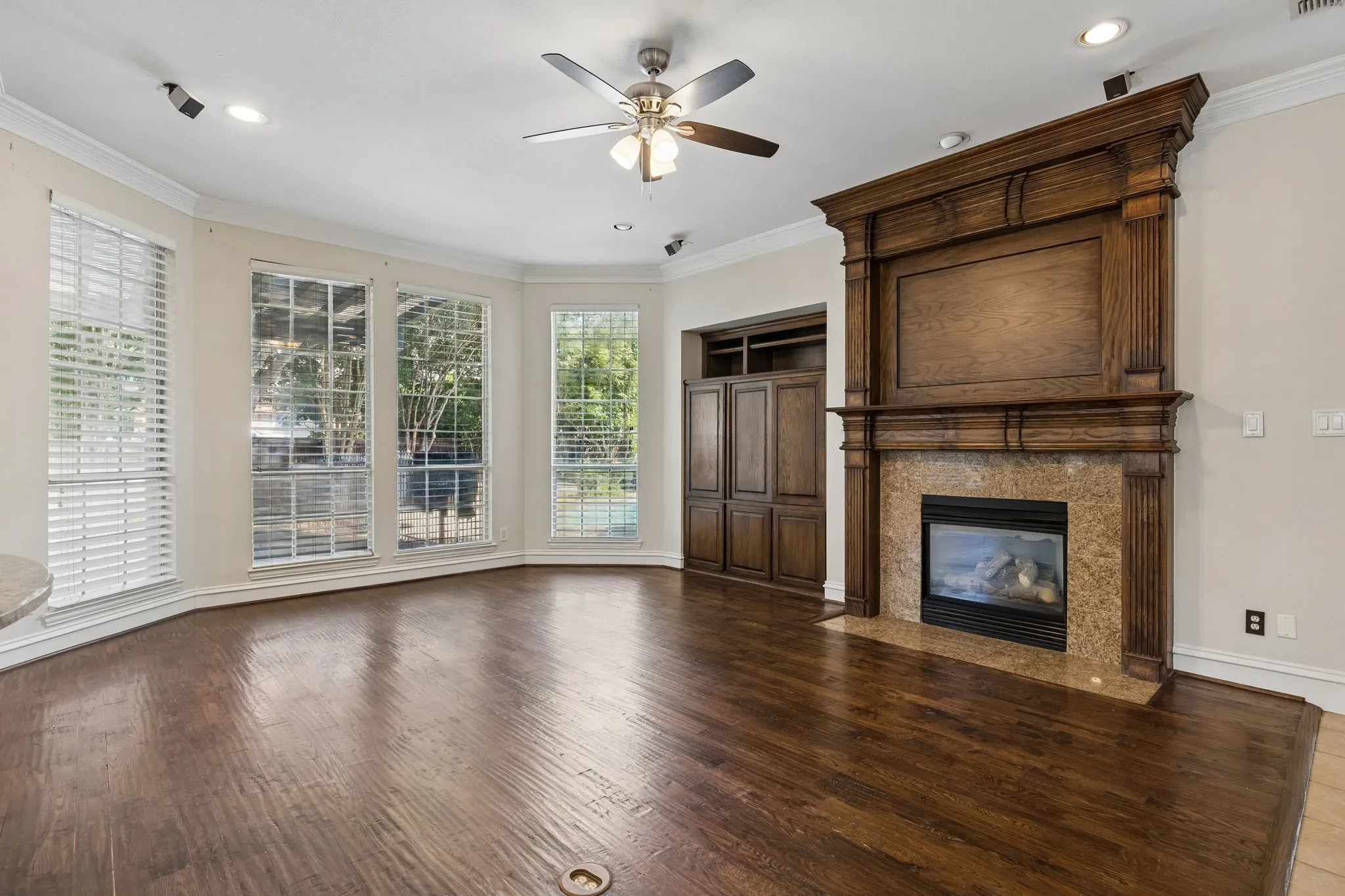 Single Family Residence For Sale in Collin County , 1401 Bristlewood Drive, Mc Kinney, Texas 75072, 4 Bedroom, 4 Bathroom, 3 Garage spaces, 3,970 Sqft, built in 2001, mls#21317053, Real Estate Agent in Mc Kinney, Homes For Sale in Collin county, Homes For Sale in Mc Kinney, Realtor in Mc Kinney Texas, Real Estate Brokerage Independent Realty Texas, Luminita Cordes Realtor