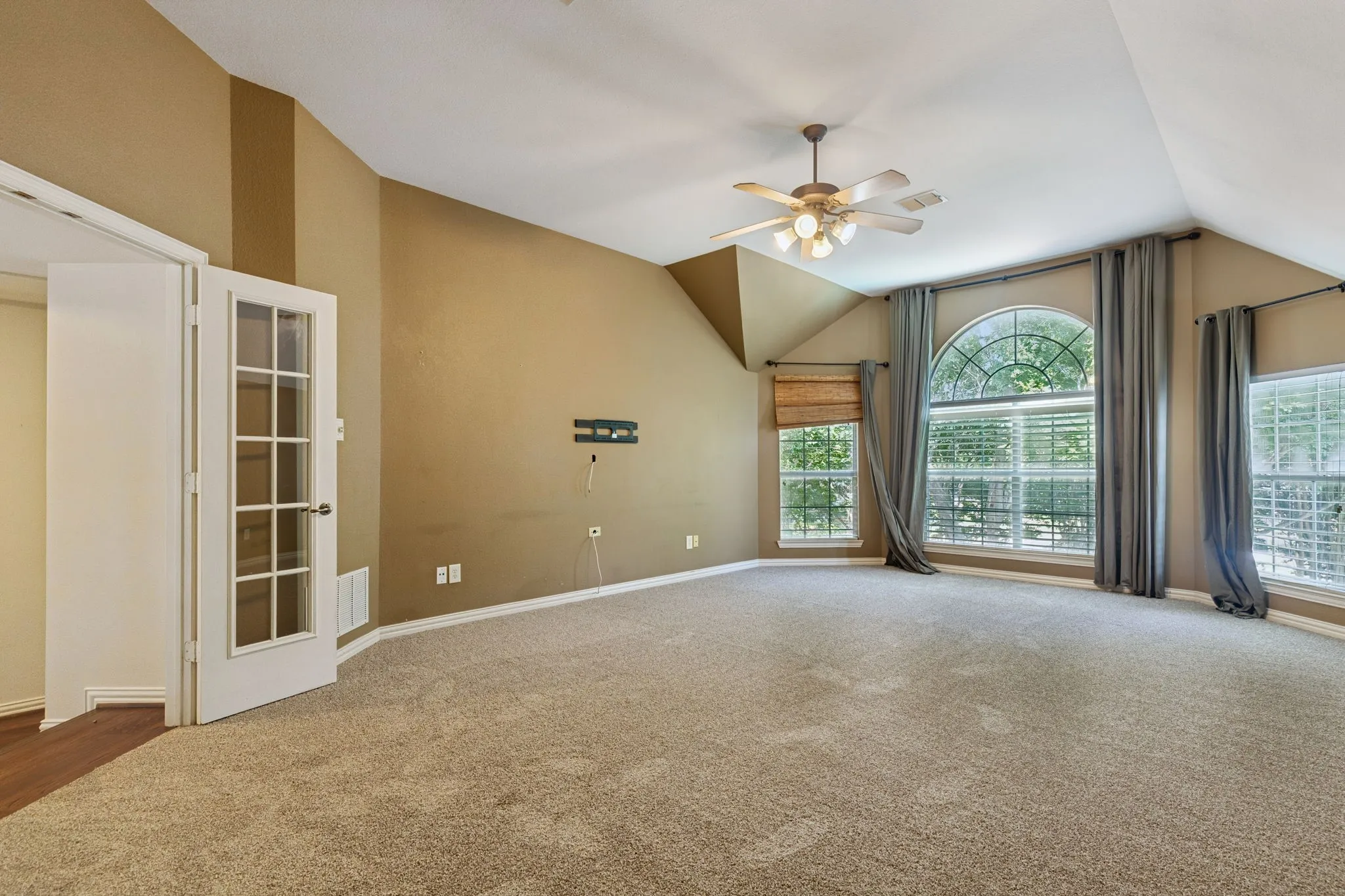 Single Family Residence For Sale in Collin County , 1401 Bristlewood Drive, Mc Kinney, Texas 75072, 4 Bedroom, 4 Bathroom, 3 Garage spaces, 3,970 Sqft, built in 2001, mls#21317053, Real Estate Agent in Mc Kinney, Homes For Sale in Collin county, Homes For Sale in Mc Kinney, Realtor in Mc Kinney Texas, Real Estate Brokerage Independent Realty Texas, Luminita Cordes Realtor