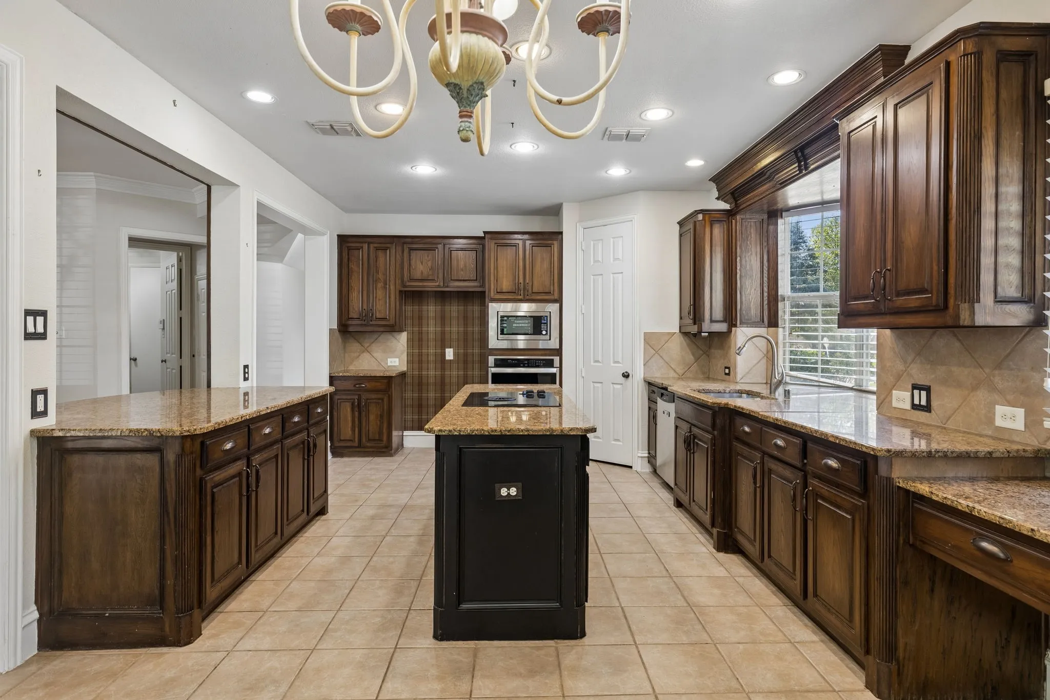 Single Family Residence For Sale in Collin County , 1401 Bristlewood Drive, Mc Kinney, Texas 75072, 4 Bedroom, 4 Bathroom, 3 Garage spaces, 3,970 Sqft, built in 2001, mls#21317053, Real Estate Agent in Mc Kinney, Homes For Sale in Collin county, Homes For Sale in Mc Kinney, Realtor in Mc Kinney Texas, Real Estate Brokerage Independent Realty Texas, Luminita Cordes Realtor