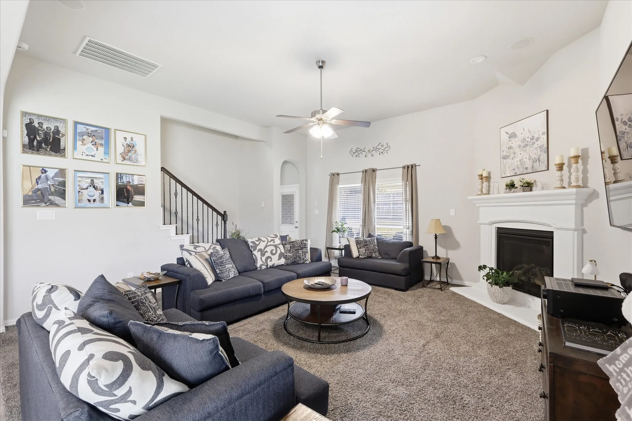 Single Family Residence For Sale in Ellis County , 3033 Charing Cross Road, Midlothian, Texas 76065, 5 Bedroom, 4 Bathroom, 3 Garage spaces, 3,427 Sqft, built in 2017, mls#21330628, Real Estate Agent in Midlothian, Homes For Sale in Ellis county, Homes For Sale in Midlothian, Realtor in Midlothian Texas, Real Estate Brokerage Independent Realty Texas, Luminita Cordes Realtor